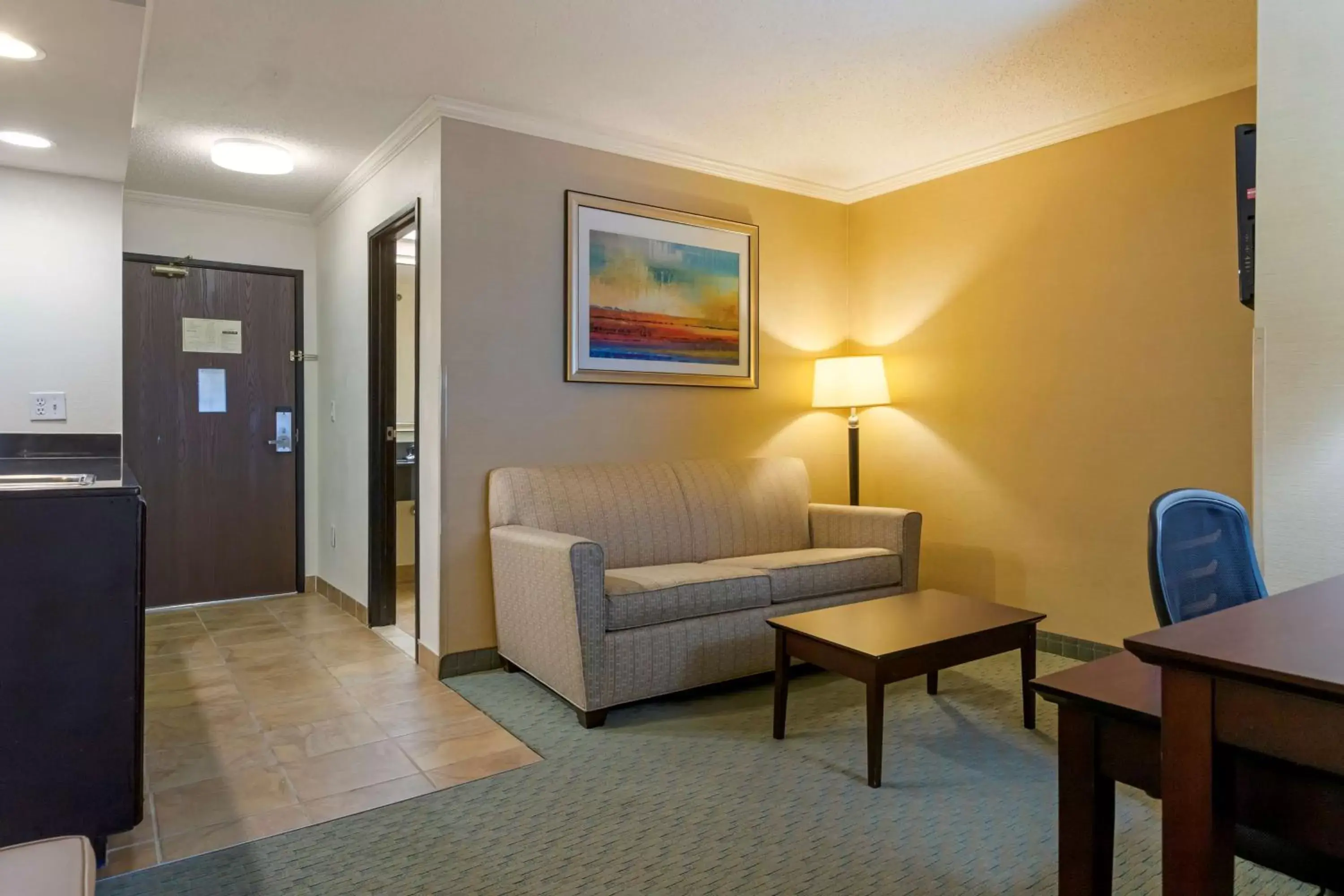 King Suite - Non-Smoking in Best Western Davison Inn King Suite - Non-Smoking in Best Western Davison Inn