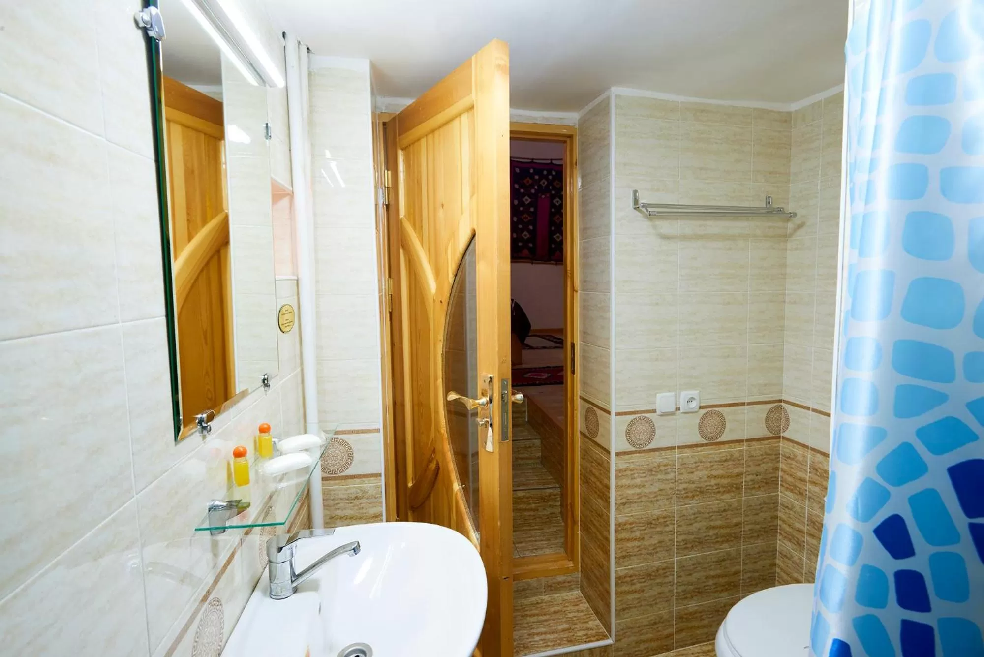 Shower, Bathroom in B&B Emir