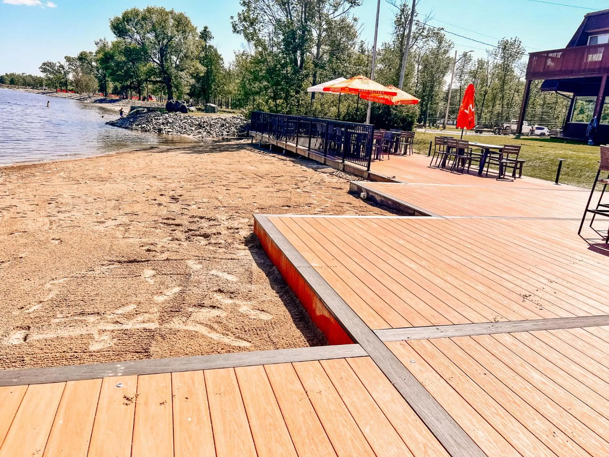 Patio in La Place Rendez-Vous Hotel