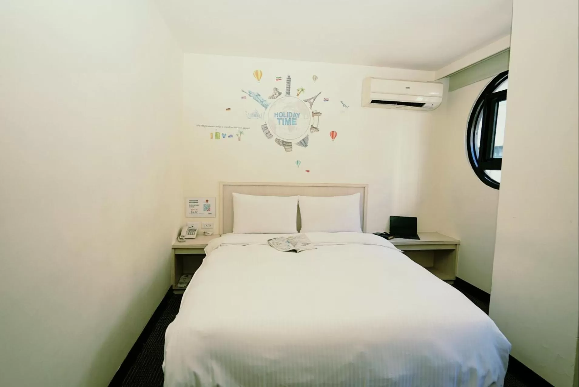 bunk bed, Bed in Century Hotel