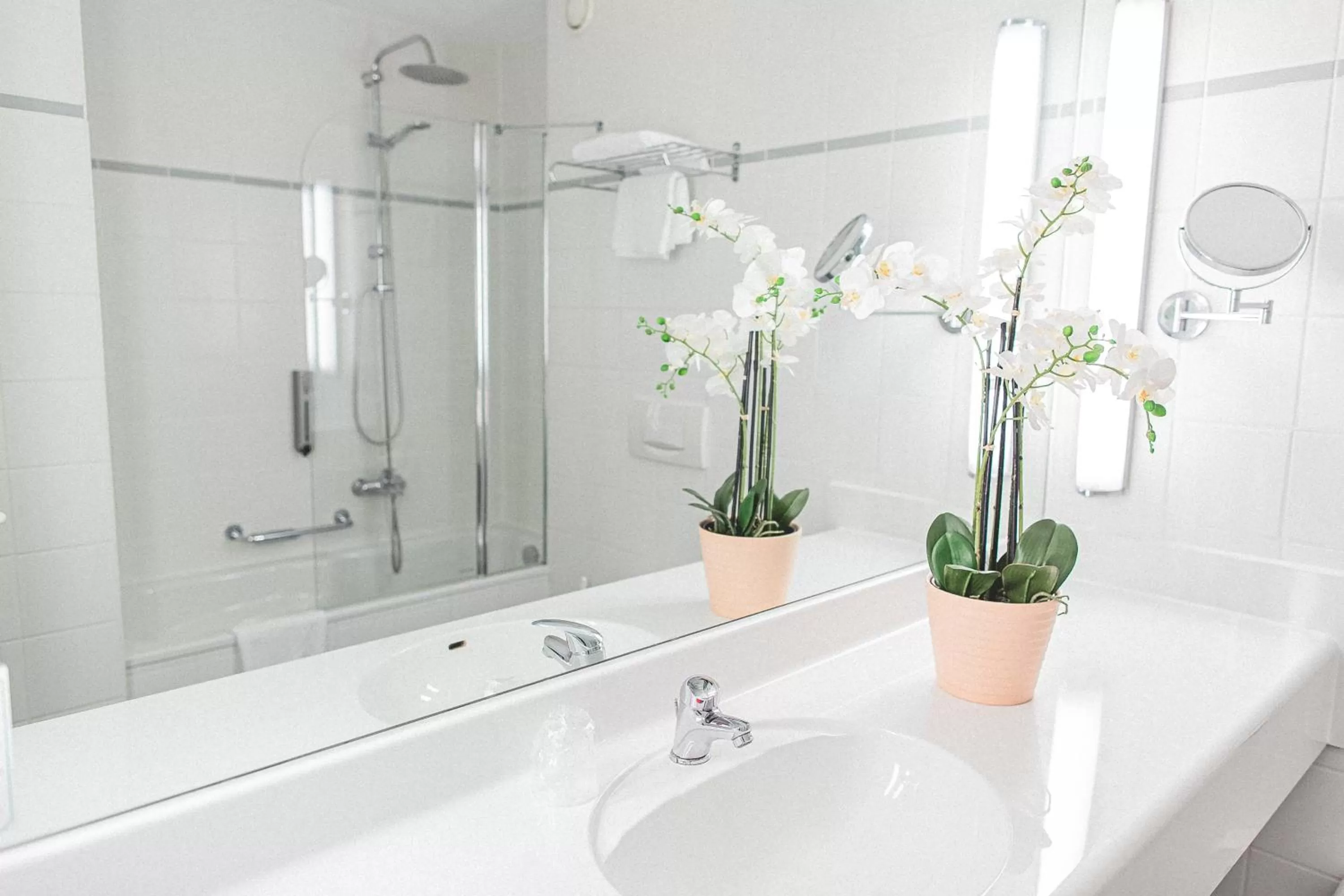 Bathroom in PLAZA Hotel Hanau