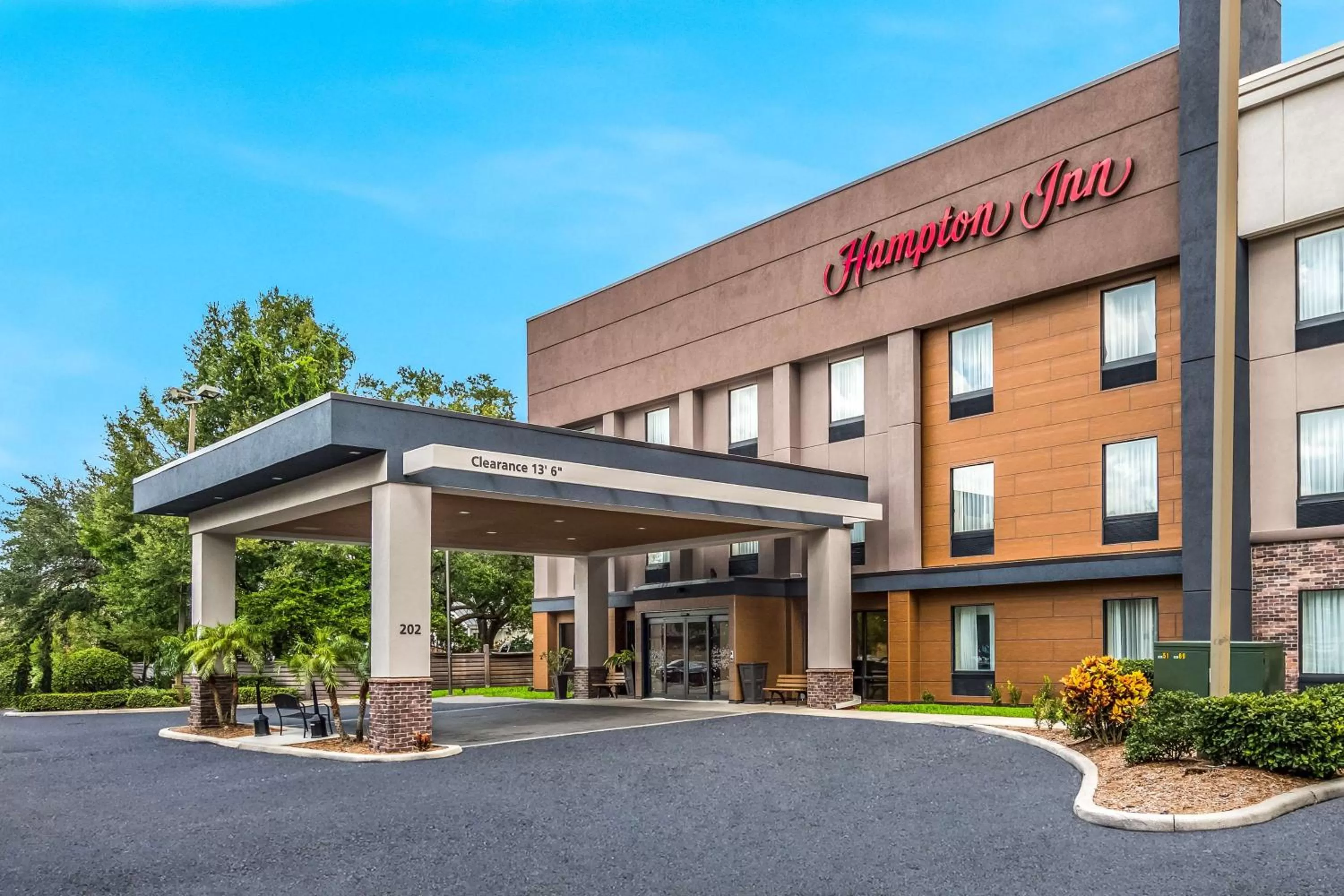Property building in Hampton Inn Winter Haven