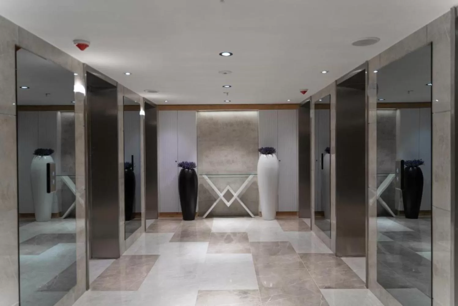 Lobby or reception in Orbi City Sea Line Aparthotel