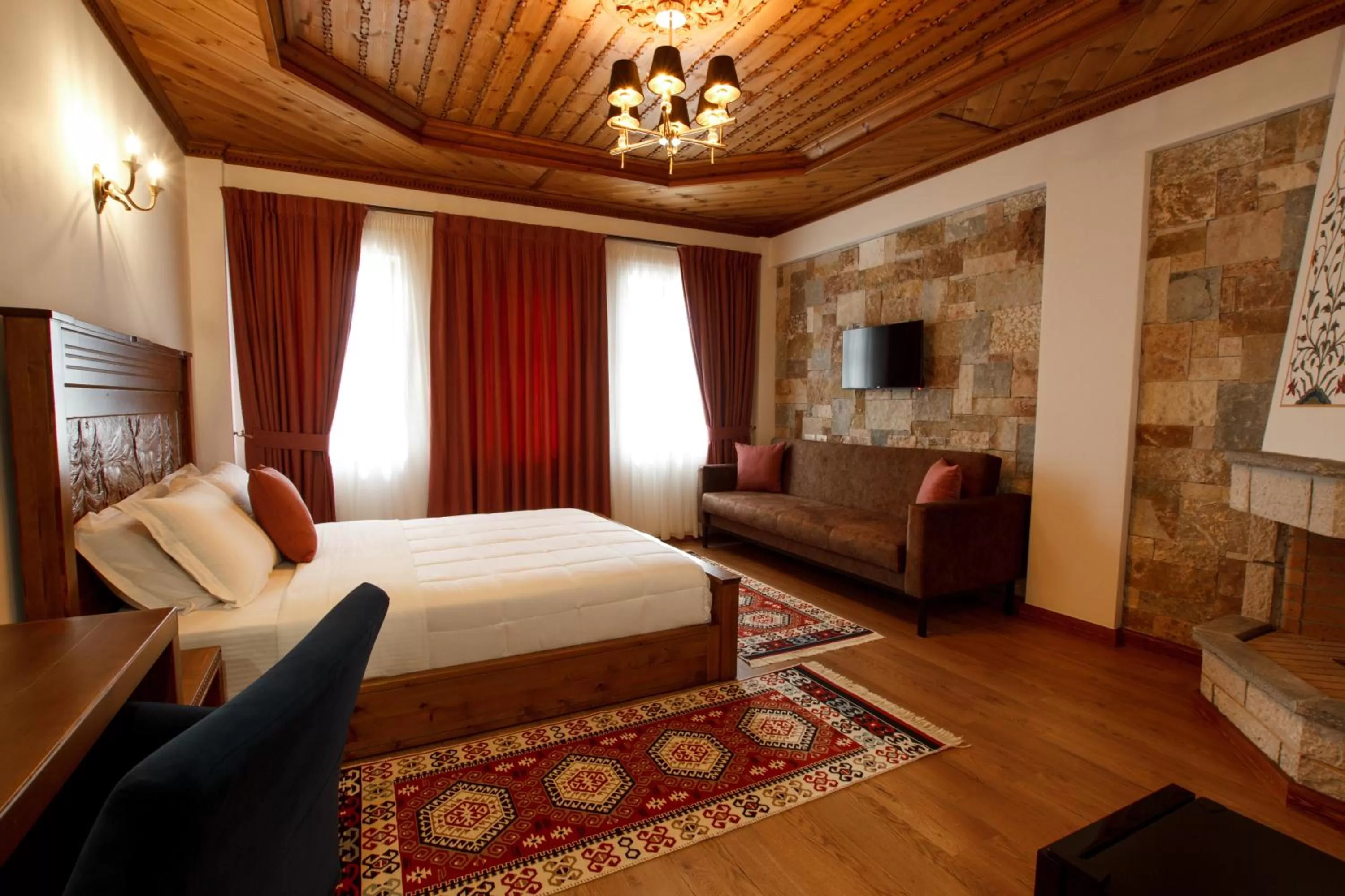 Bed in Rose Garden Hotel