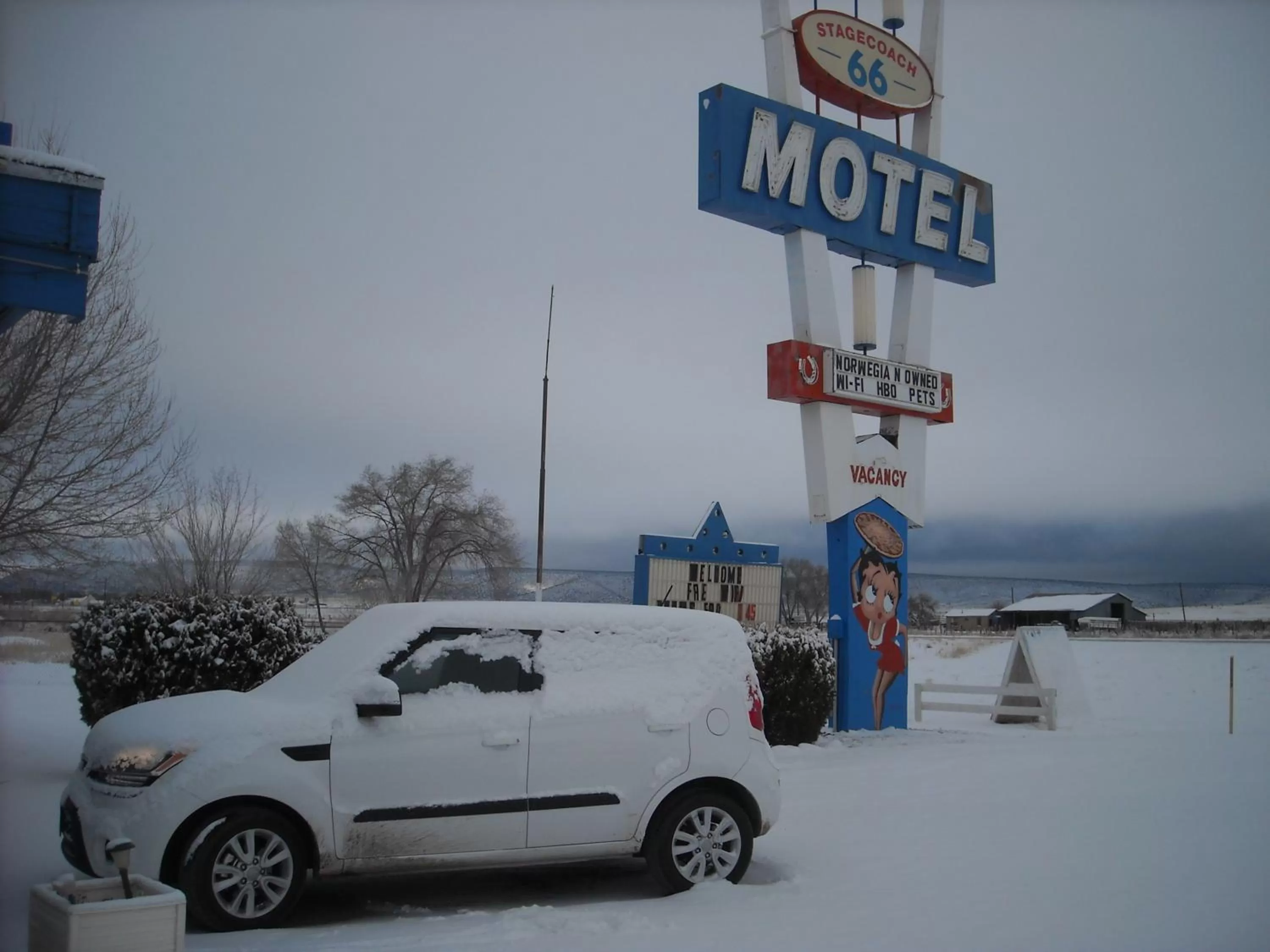 Logo/Certificate/Sign, Winter in Stagecoach 66 Motel