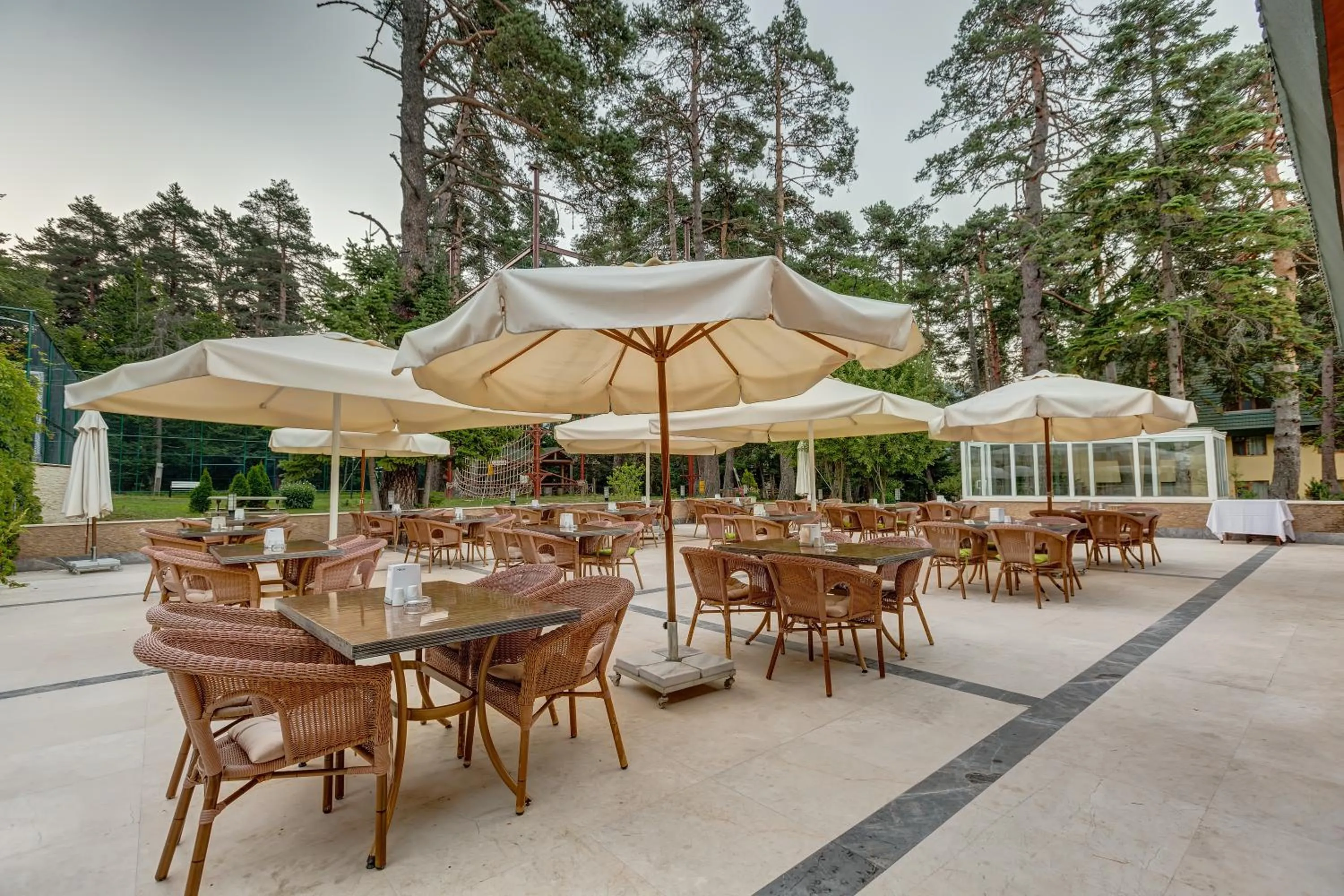 Restaurant/places to eat in Buyuk Abant Hotel