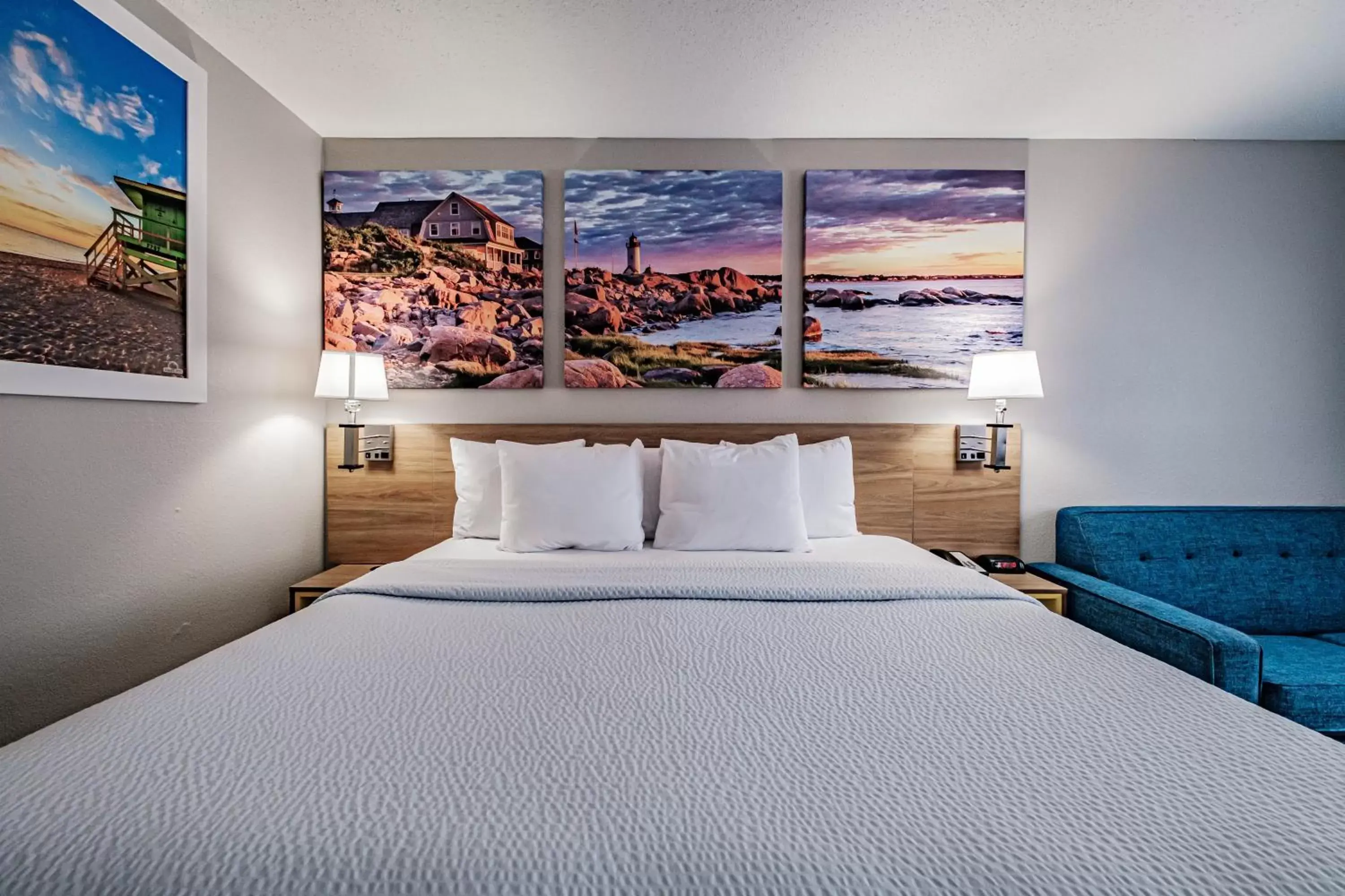 One-Bedroom King Suite - Non-Smoking in Days Inn by Wyndham Brunswick Bath Area One-Bedroom King Suite - Non-Smoking in Days Inn by Wyndham Brunswick Bath Area