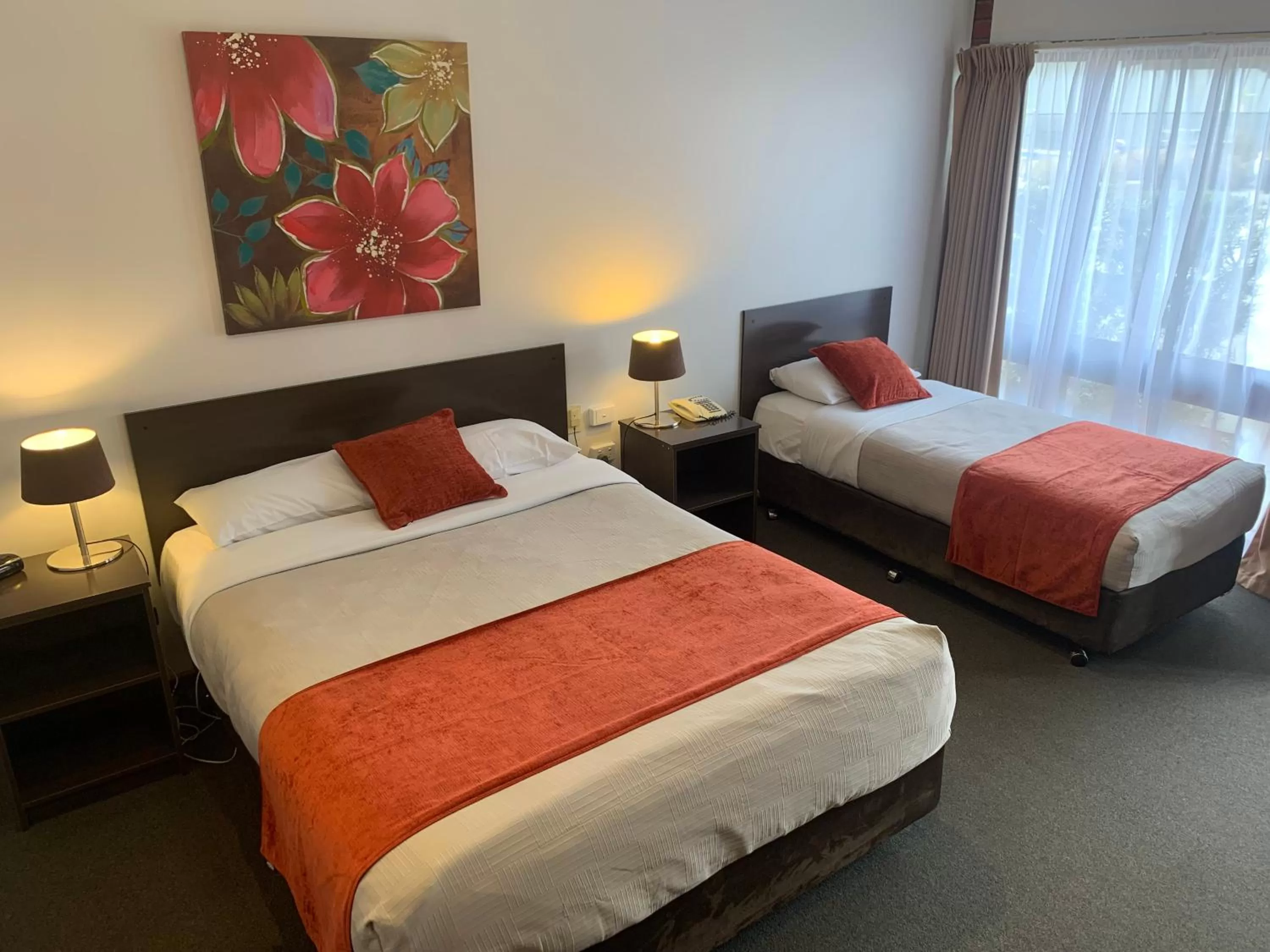 Bed in Ploughmans Motor Inn