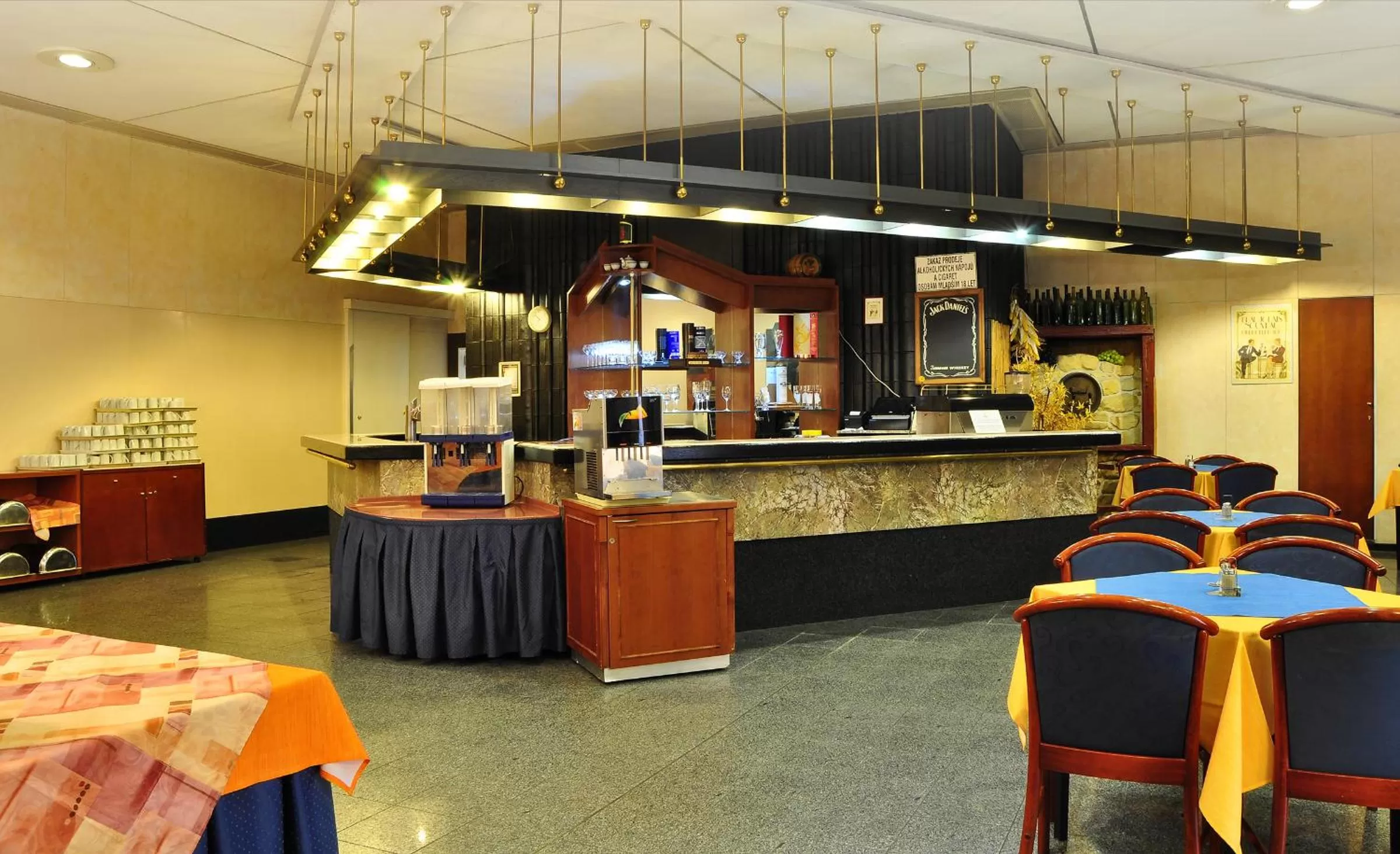 Restaurant/places to eat in Olympik Tristar