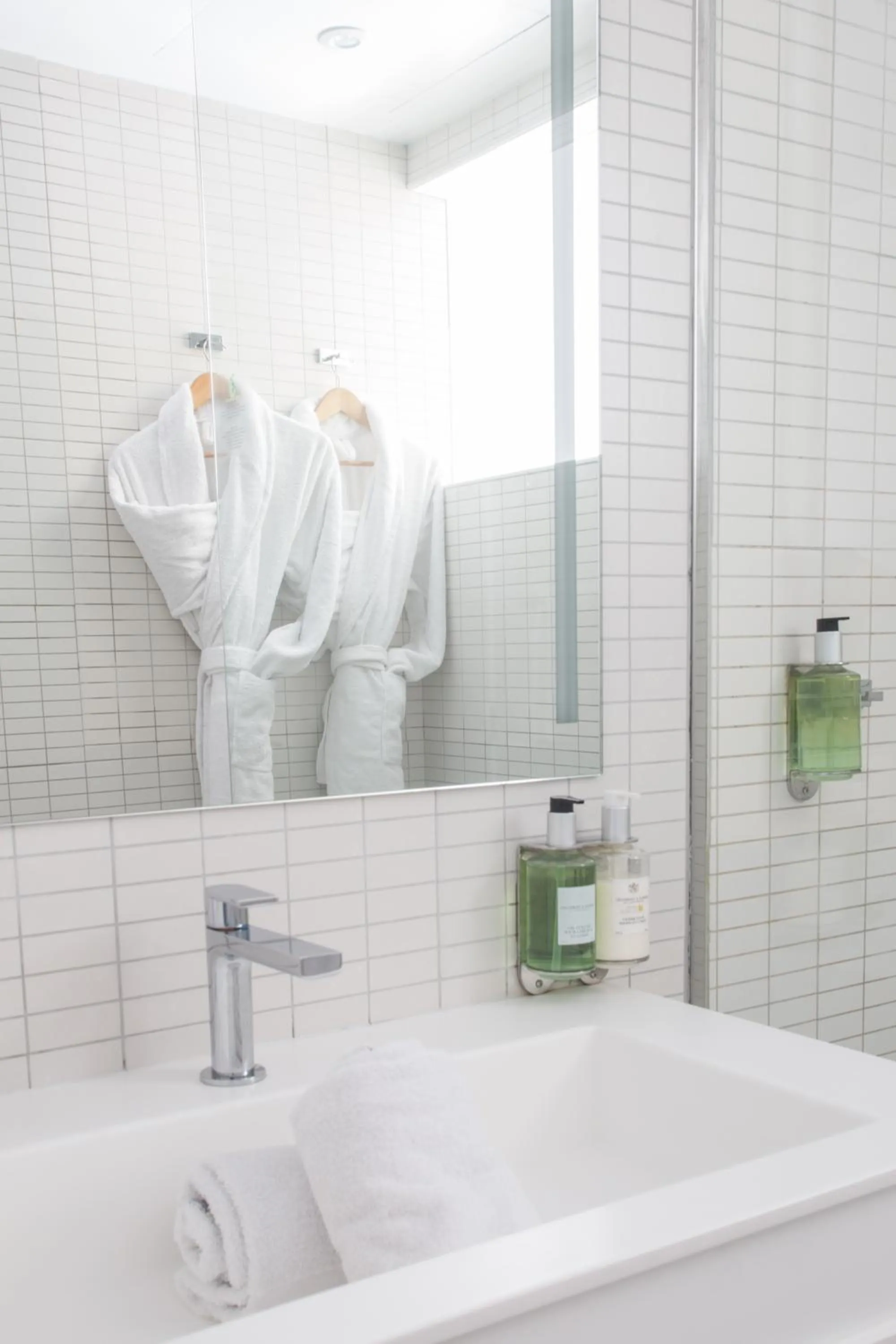 Shower in Hotel Restaurant La Vague de Saint Paul