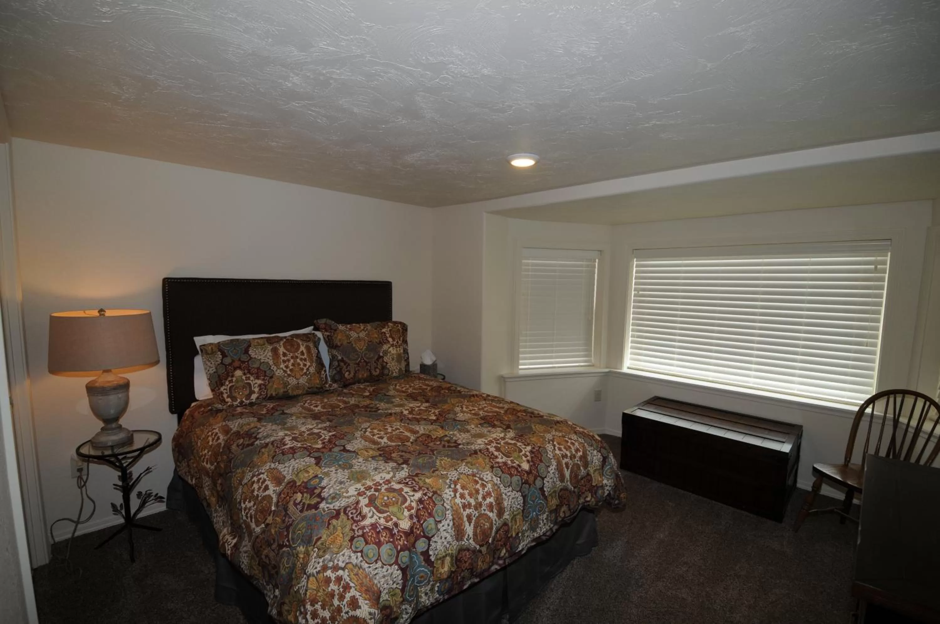 Bedroom, Bed in Fin and Feather Inn