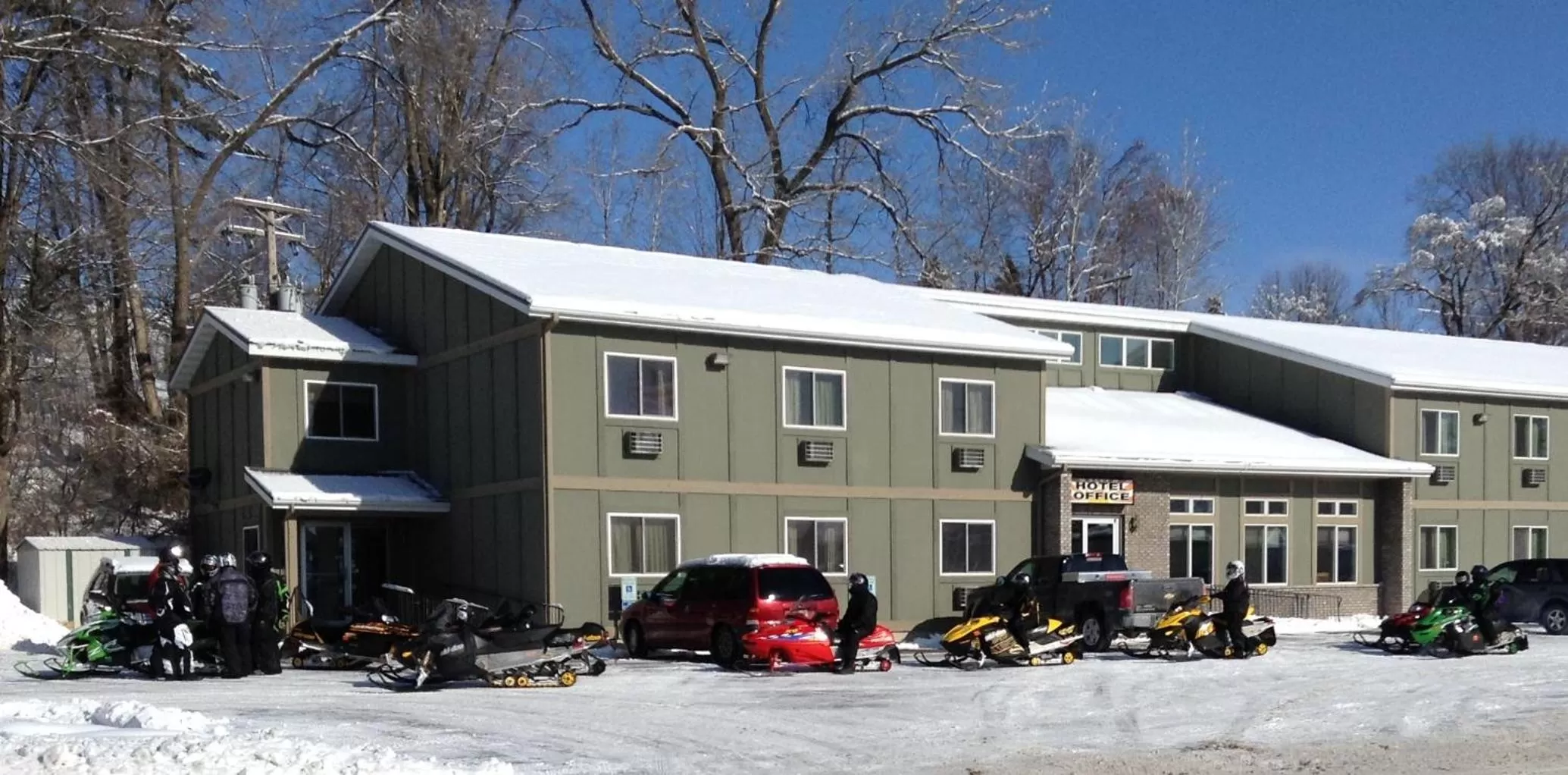 Property building in SunRise Inn Hotel