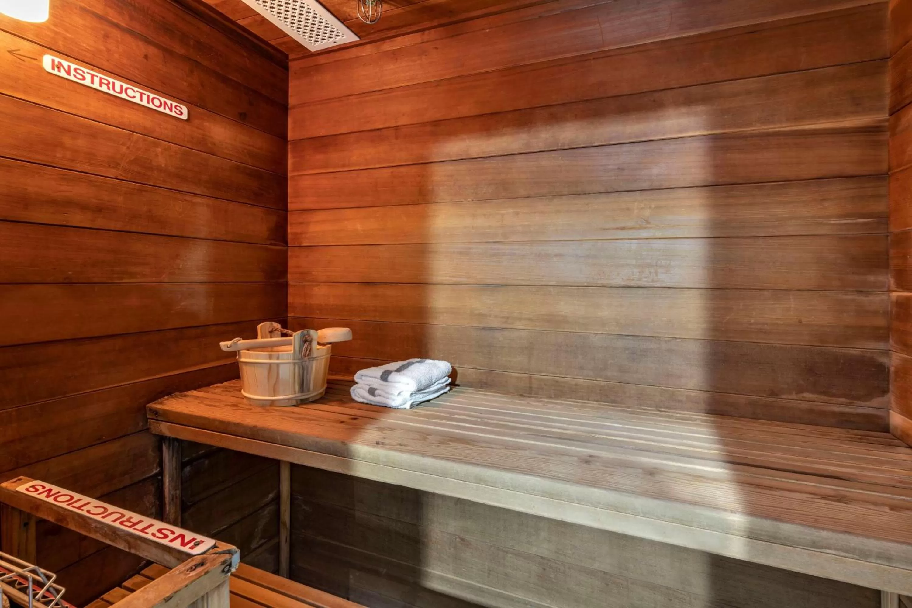 Property building in Best Western Newberg Inn