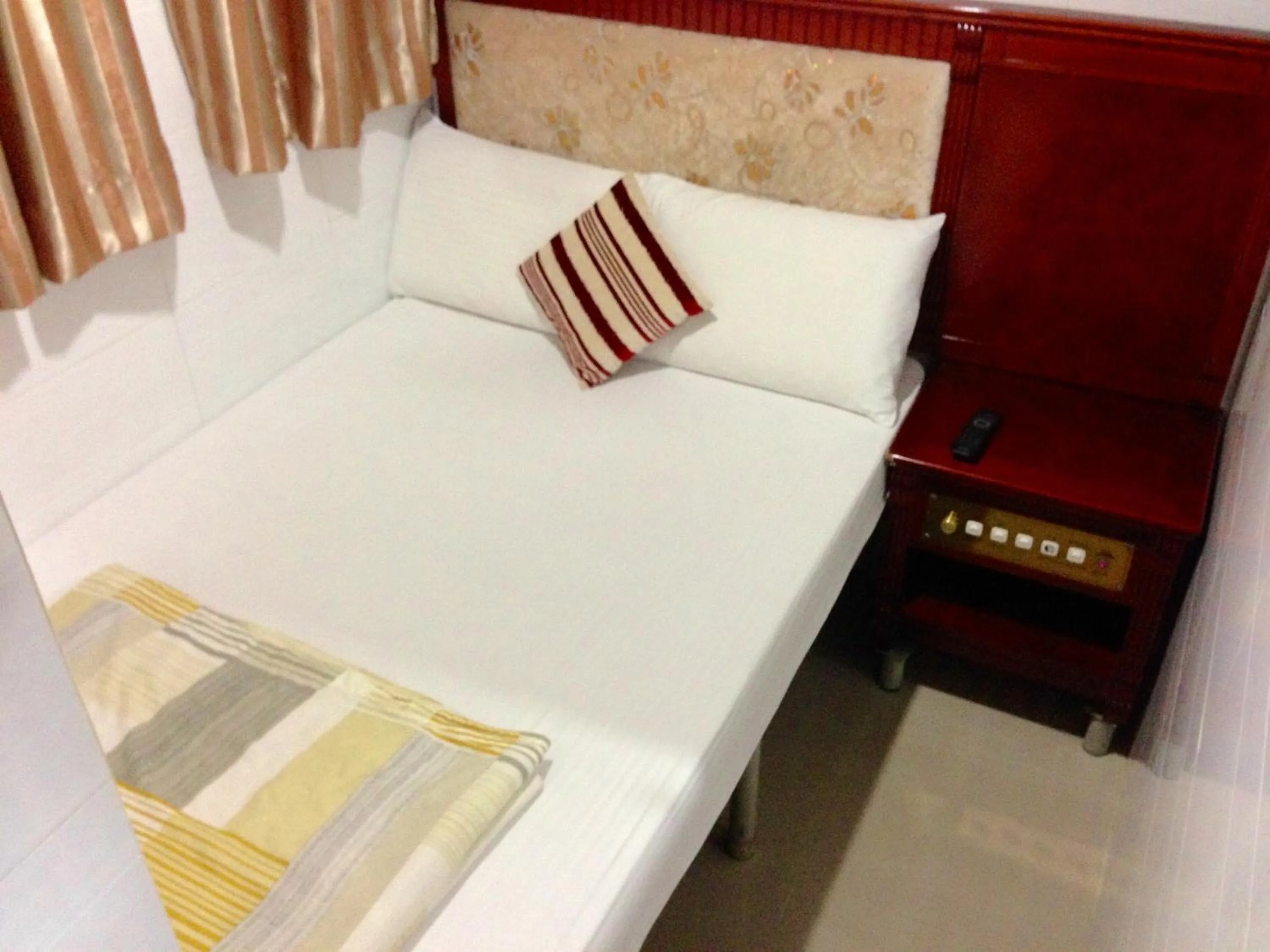 Bed in Canadian Hostel