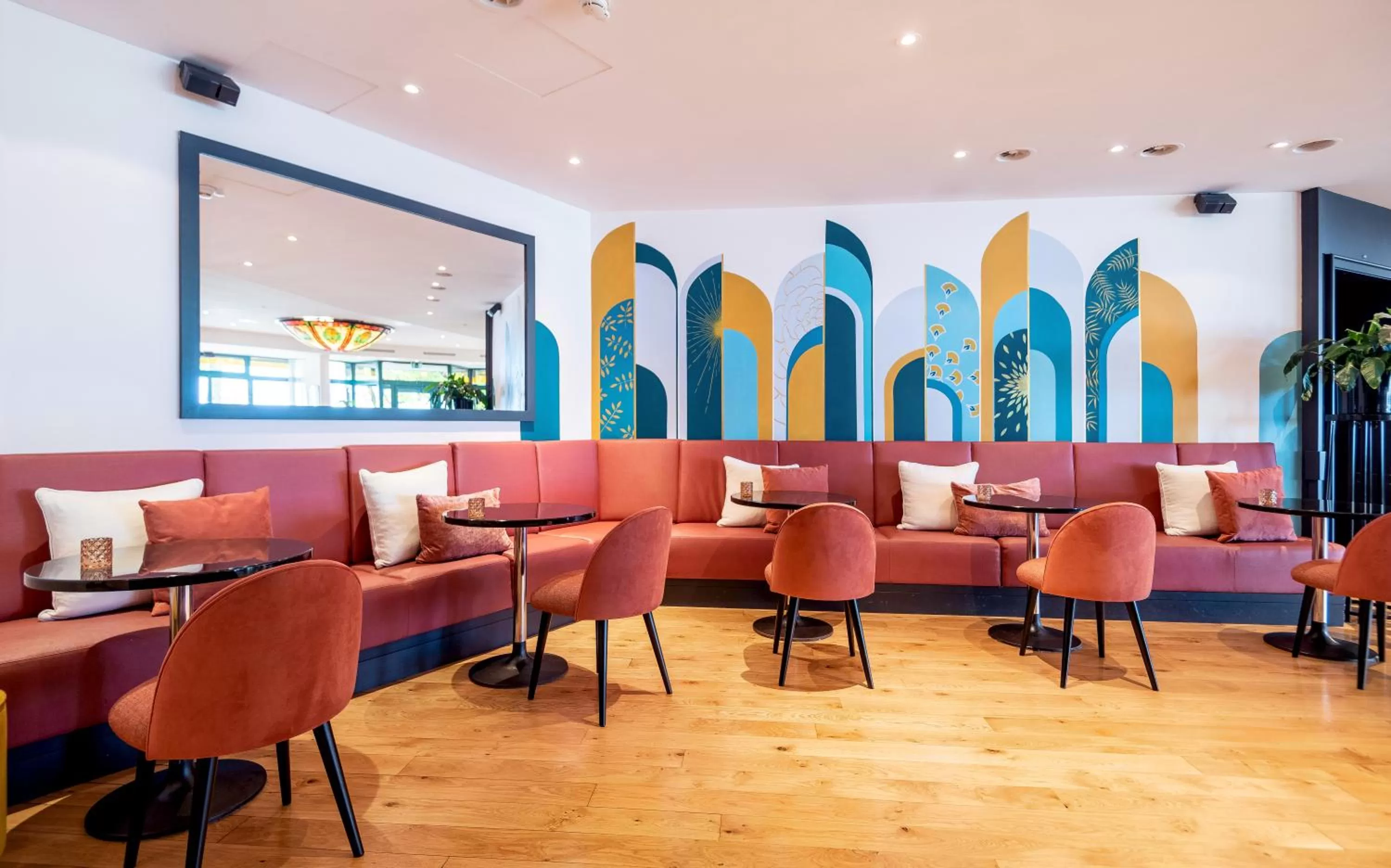 Restaurant/places to eat in Villa Toscane