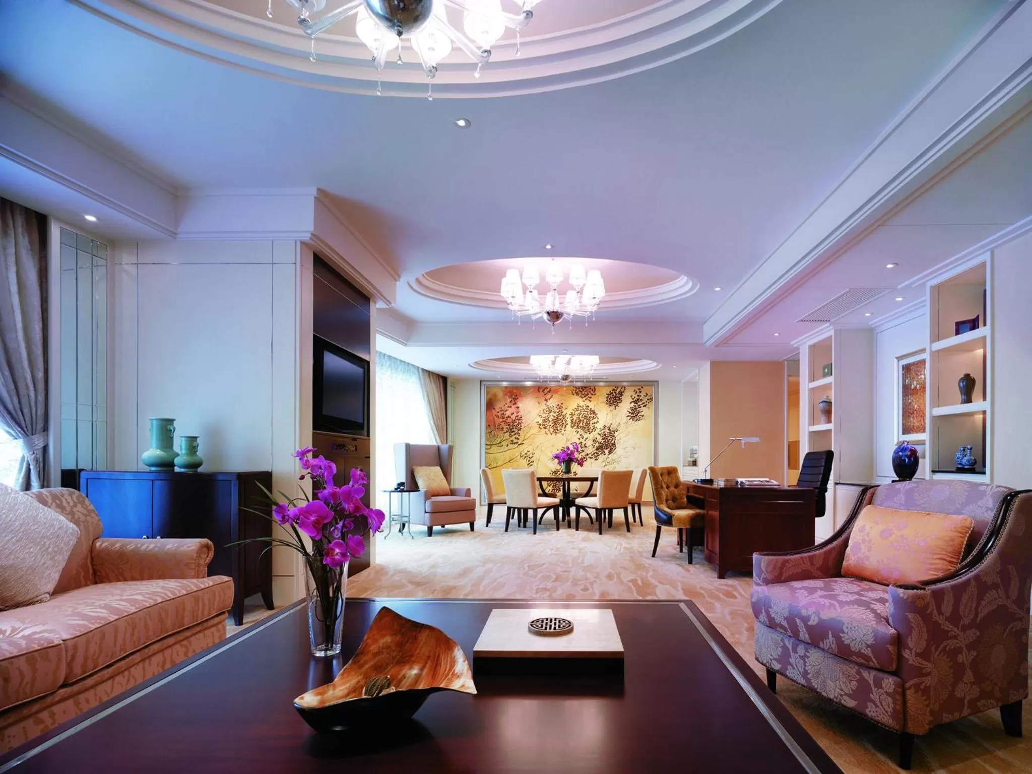 Bedroom in Shangri-La Guangzhou