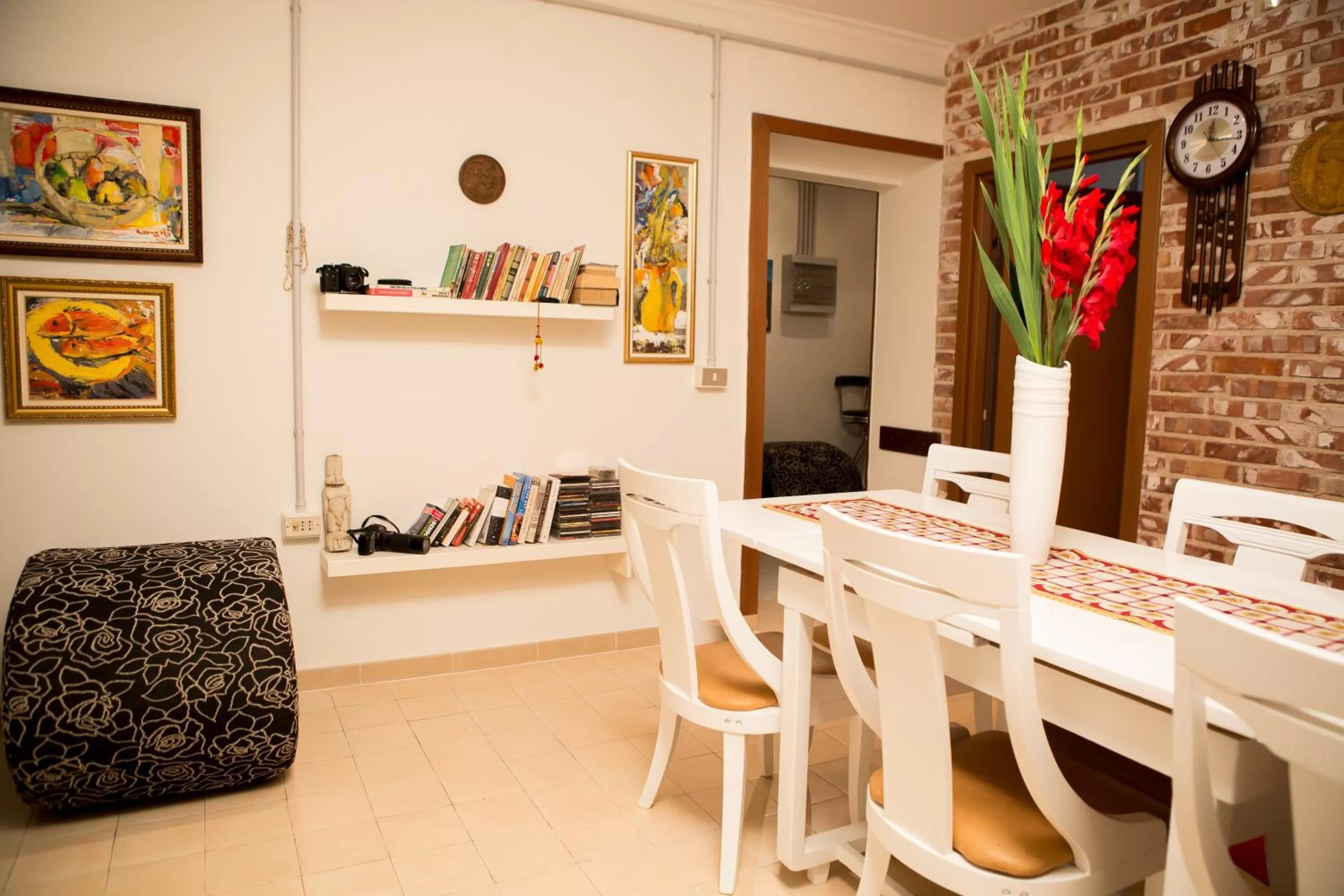 Dining Area in B&B Artistic Tirana