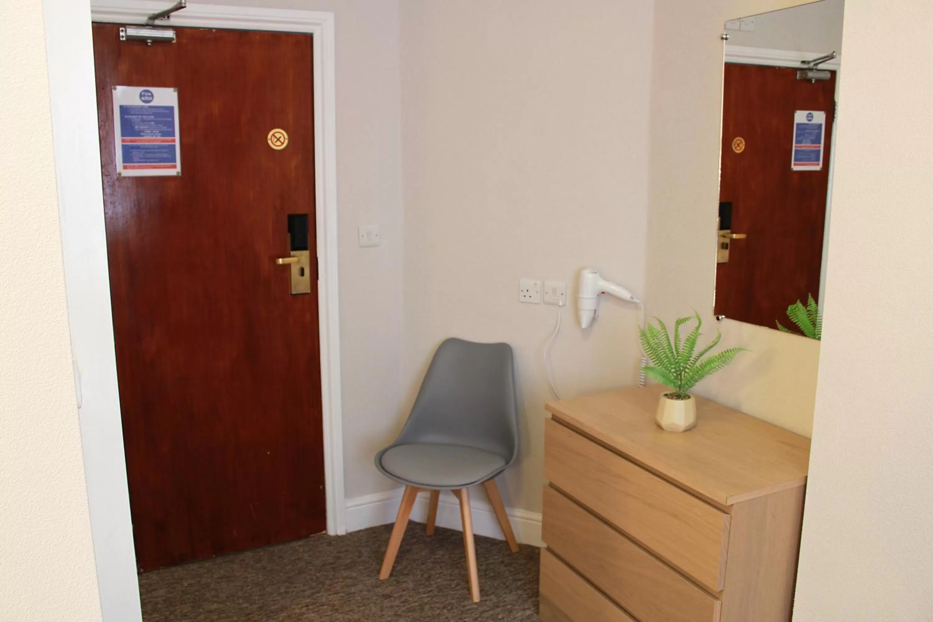 hair dresser in Lords Hotel