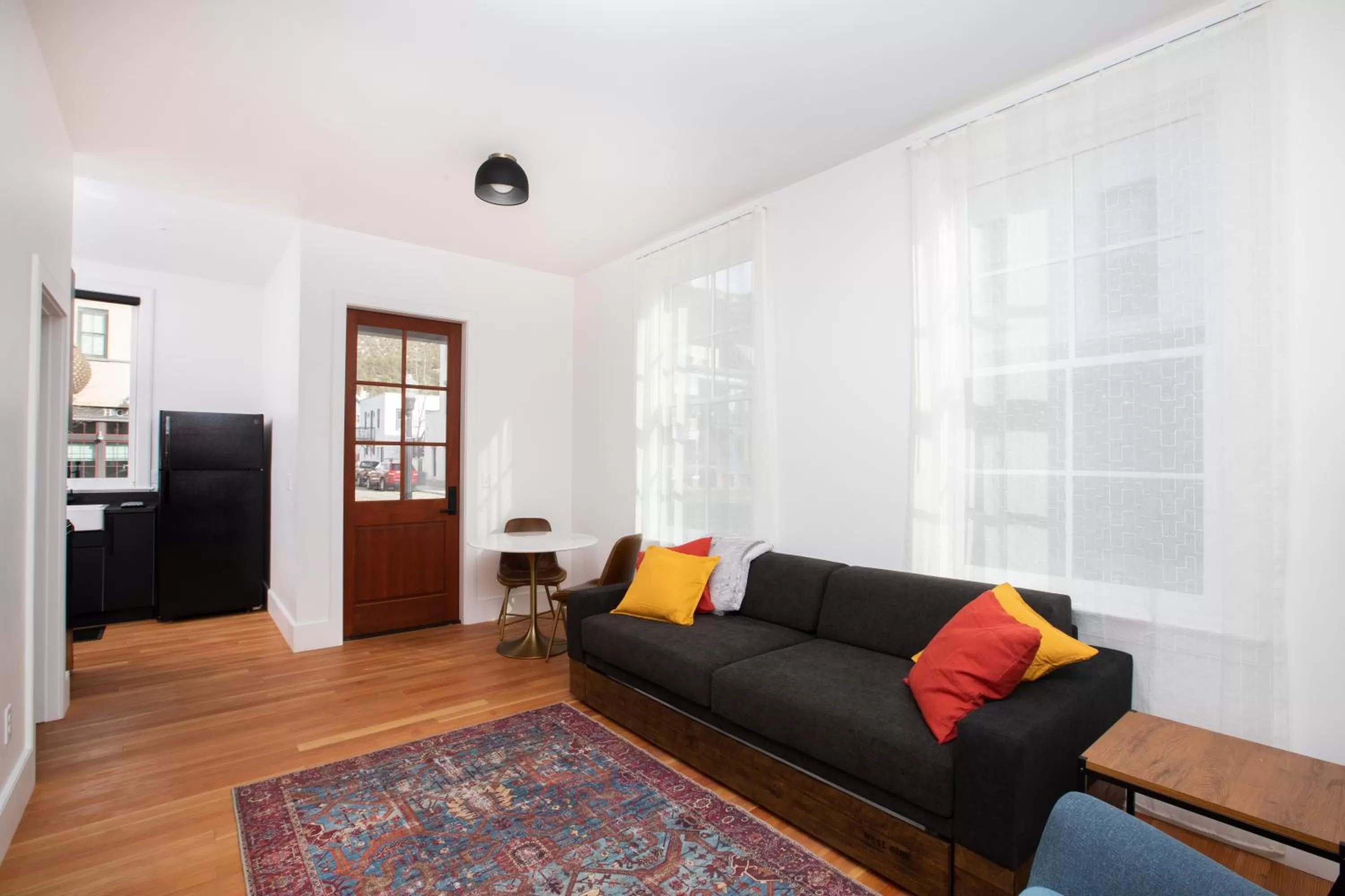 Kitchen or kitchenette, Seating Area in South Main Residences by Surf Hotel