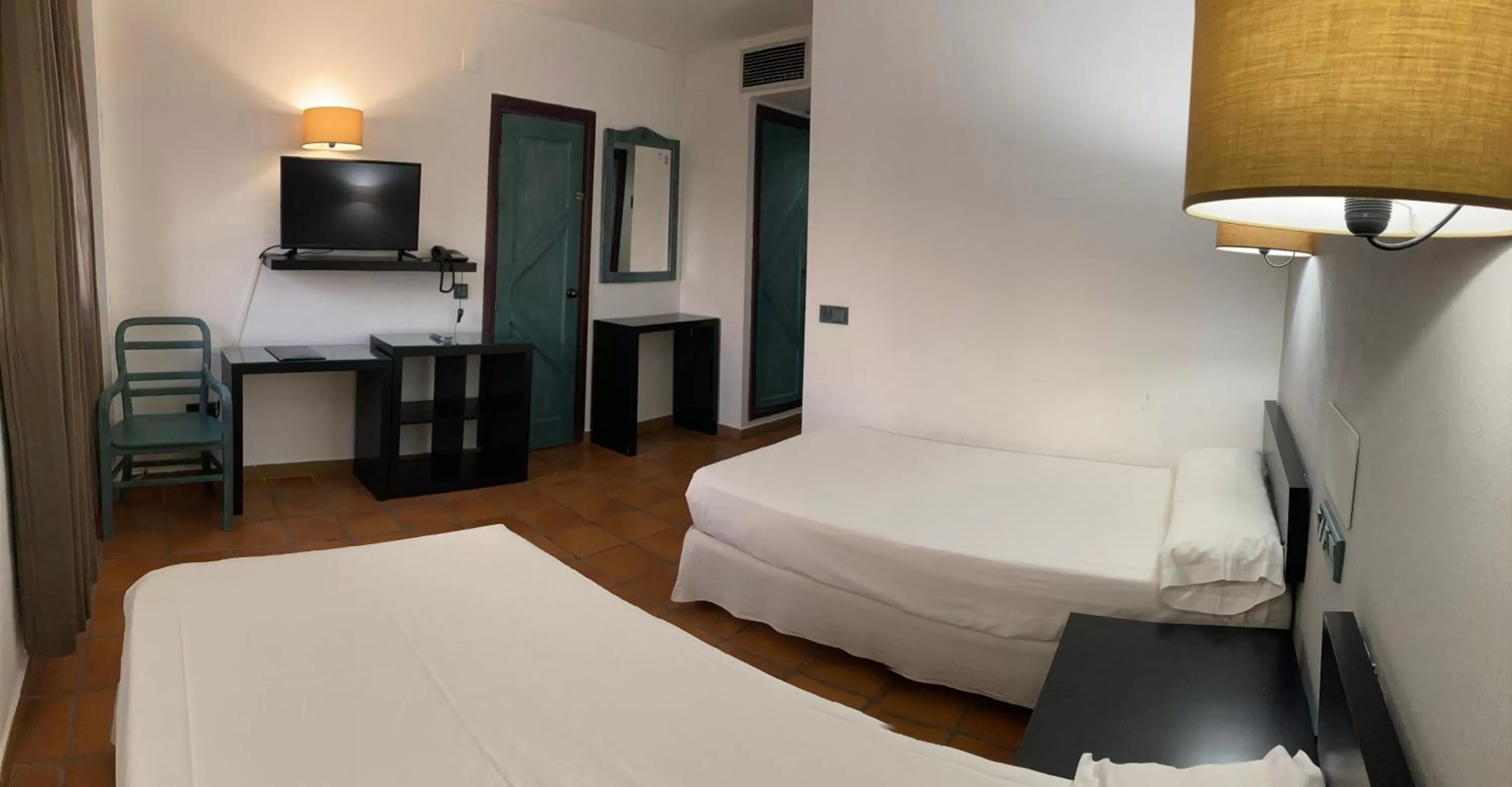 Photo of the whole room in Hotel Almagro