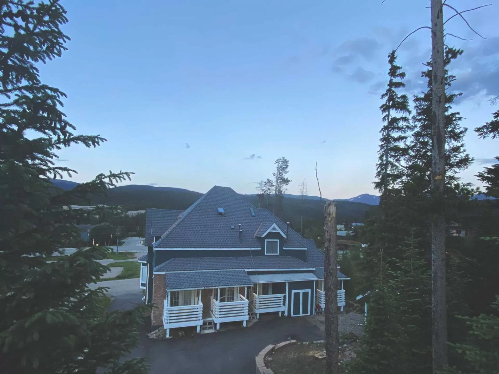 Property building in Winter Park Chateau