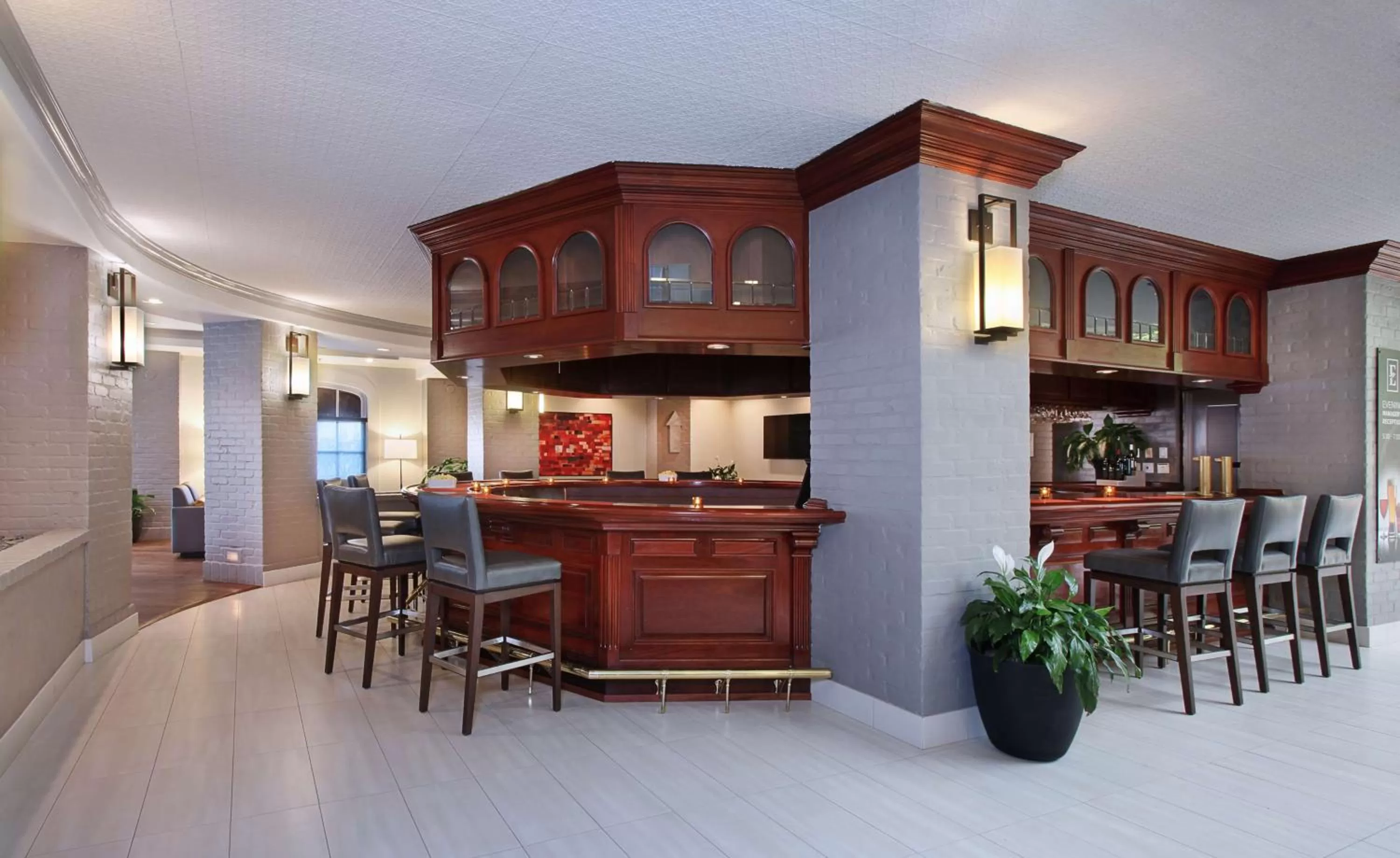Dining area in Embassy Suites by Hilton Anaheim North