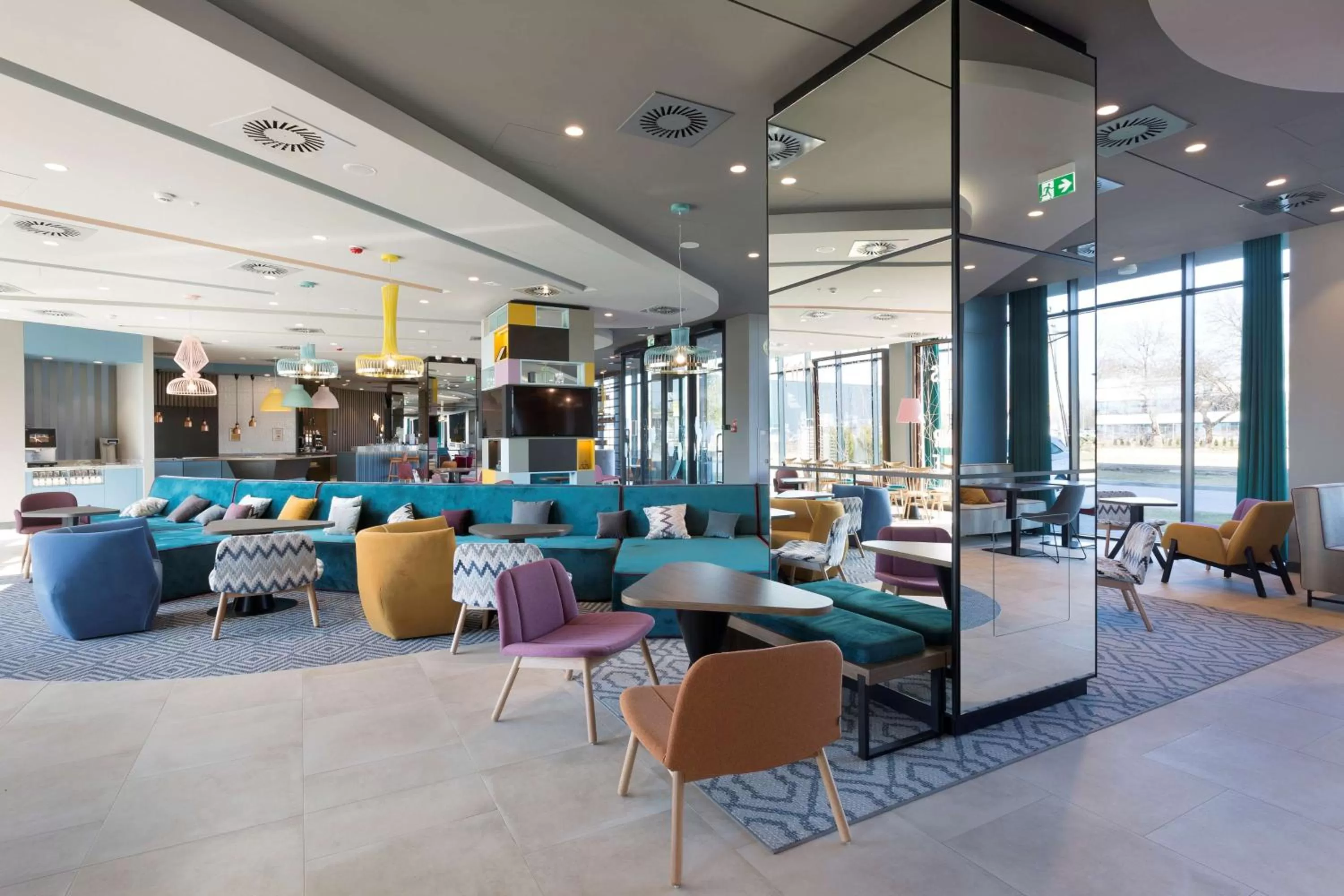 Lobby or reception in Hampton by Hilton Krakow Airport