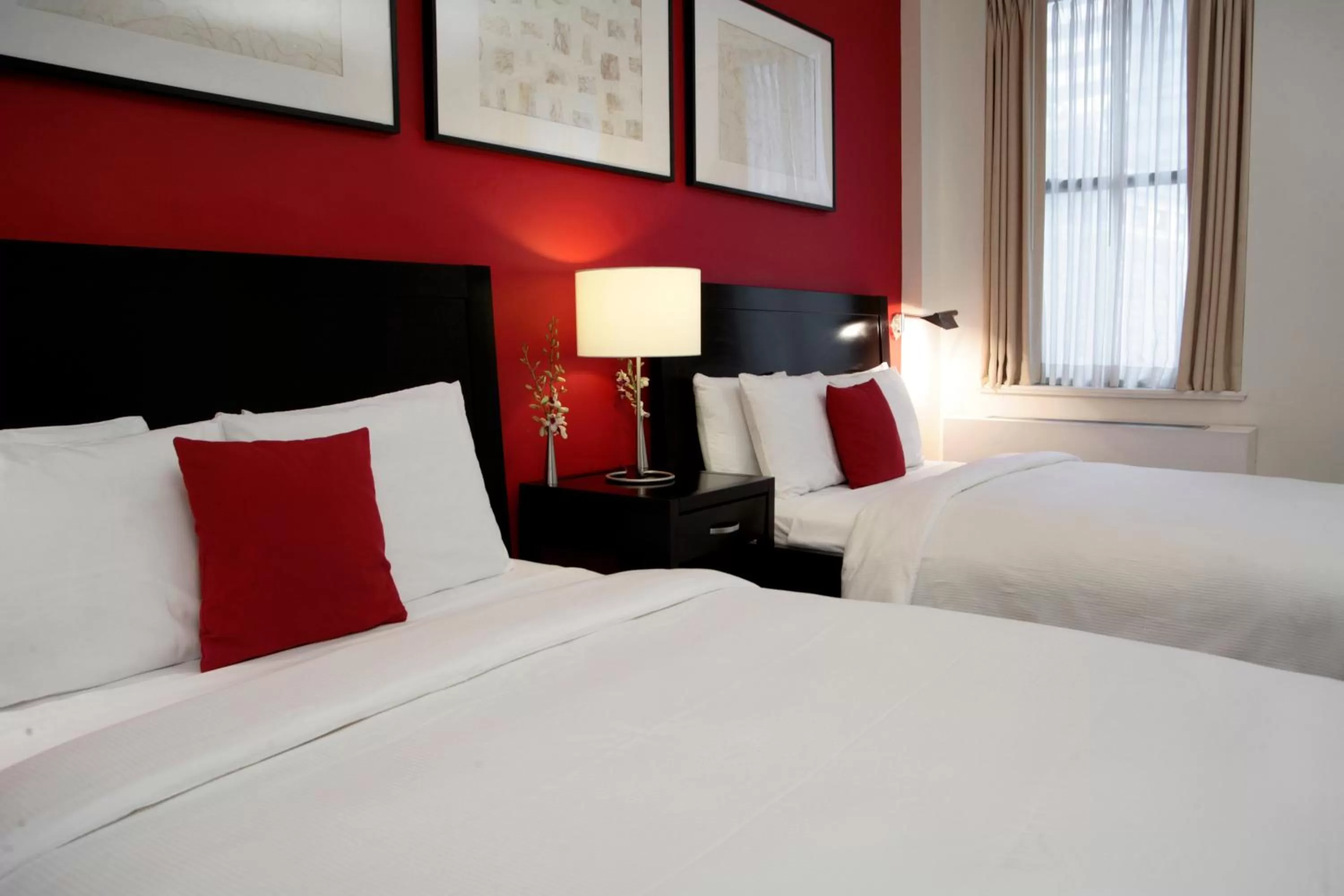 Photo of the whole room, Bed in Eurostars Wall Street