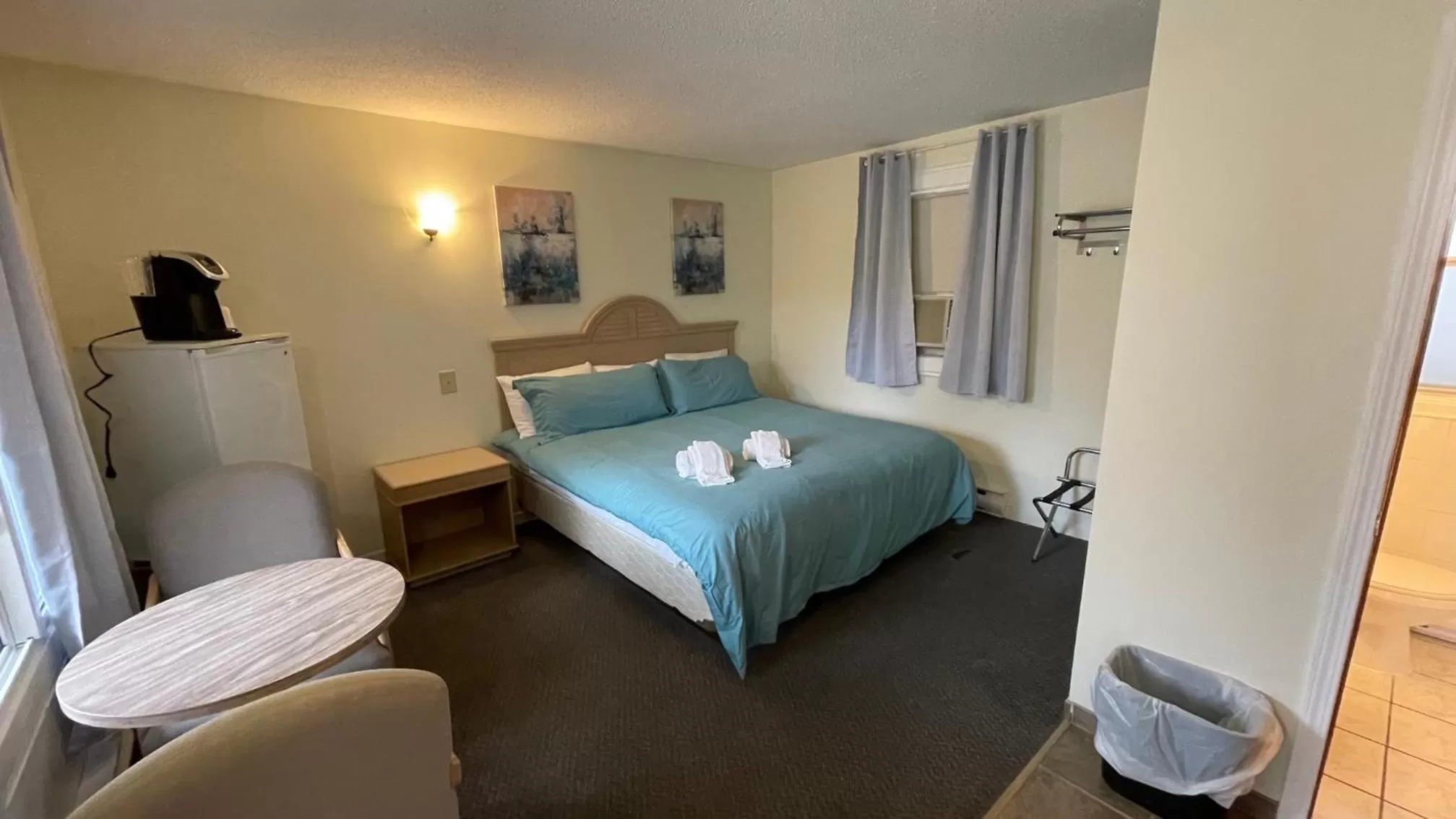 Photo of the whole room, Bed in Beach Club by Beach1 Motel