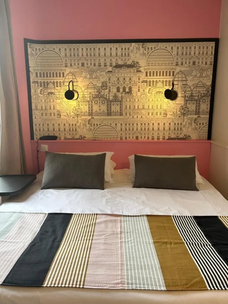 Bed in Hôtel de la Croix-Rousse