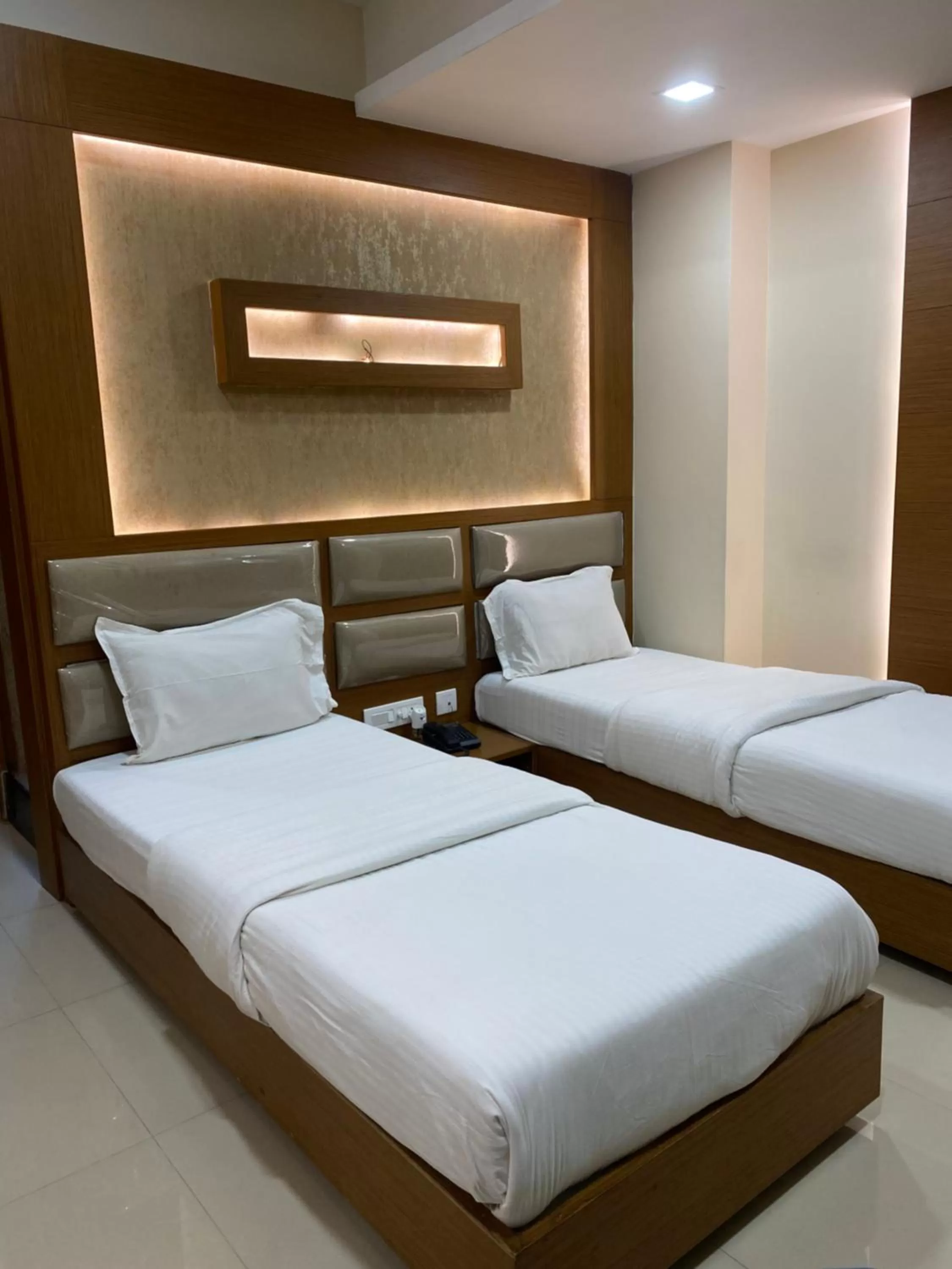 Bed in Greens Suite - Business Class Hotel - Opposite Ripon Building