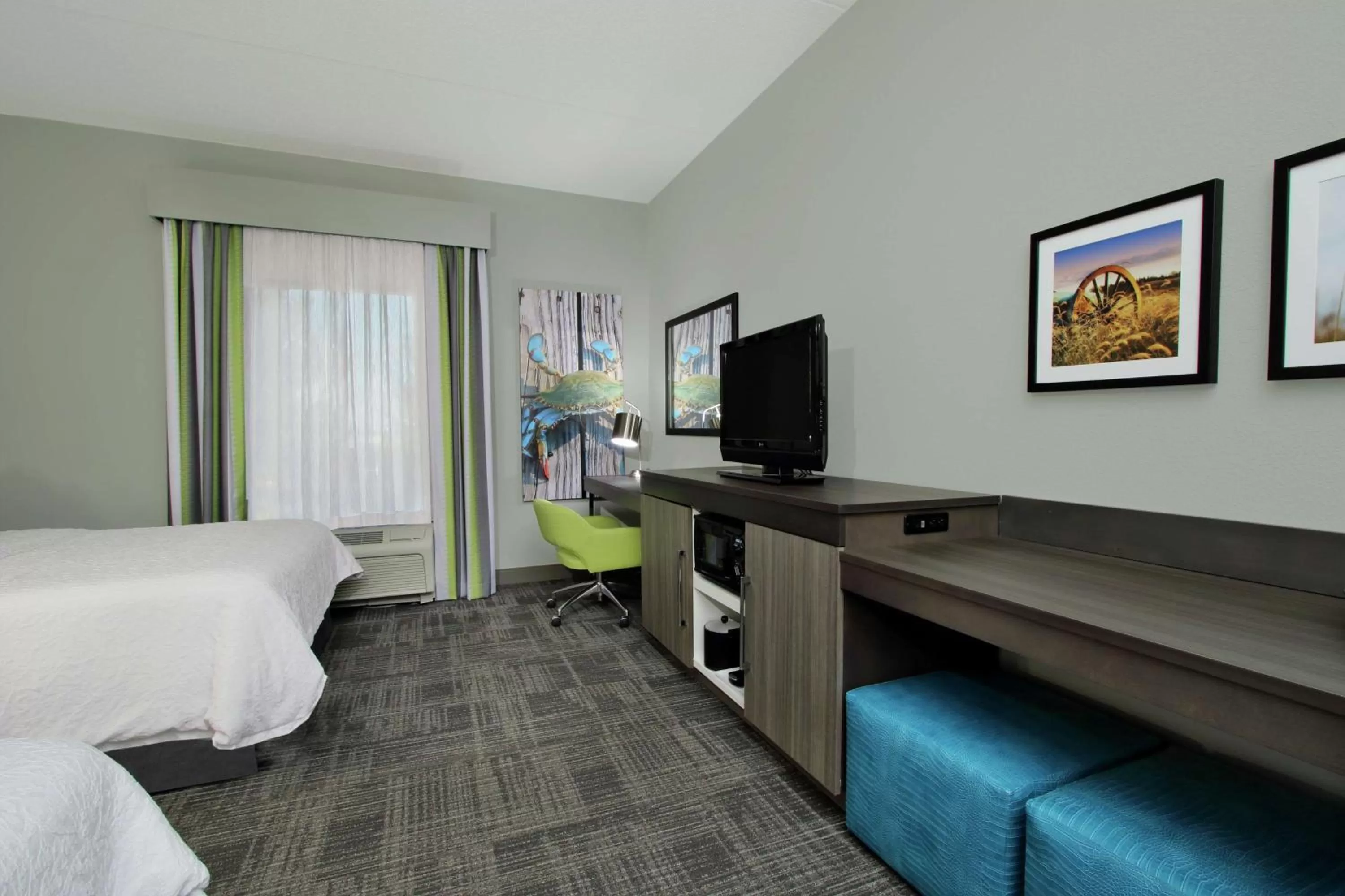Bedroom, Bed in Hampton Inn Hagerstown-Maugansville