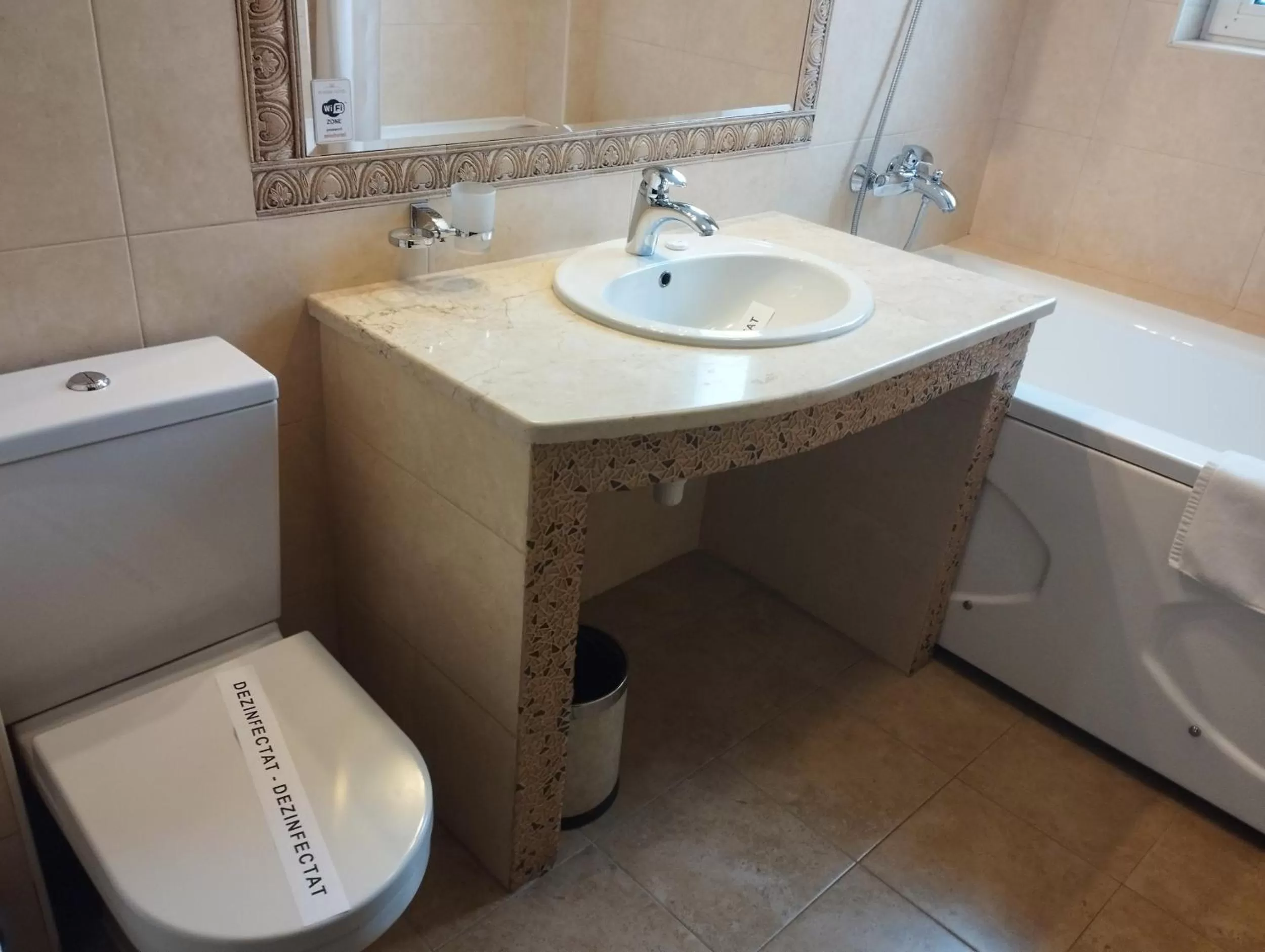 Toilet in Klassik Hotel