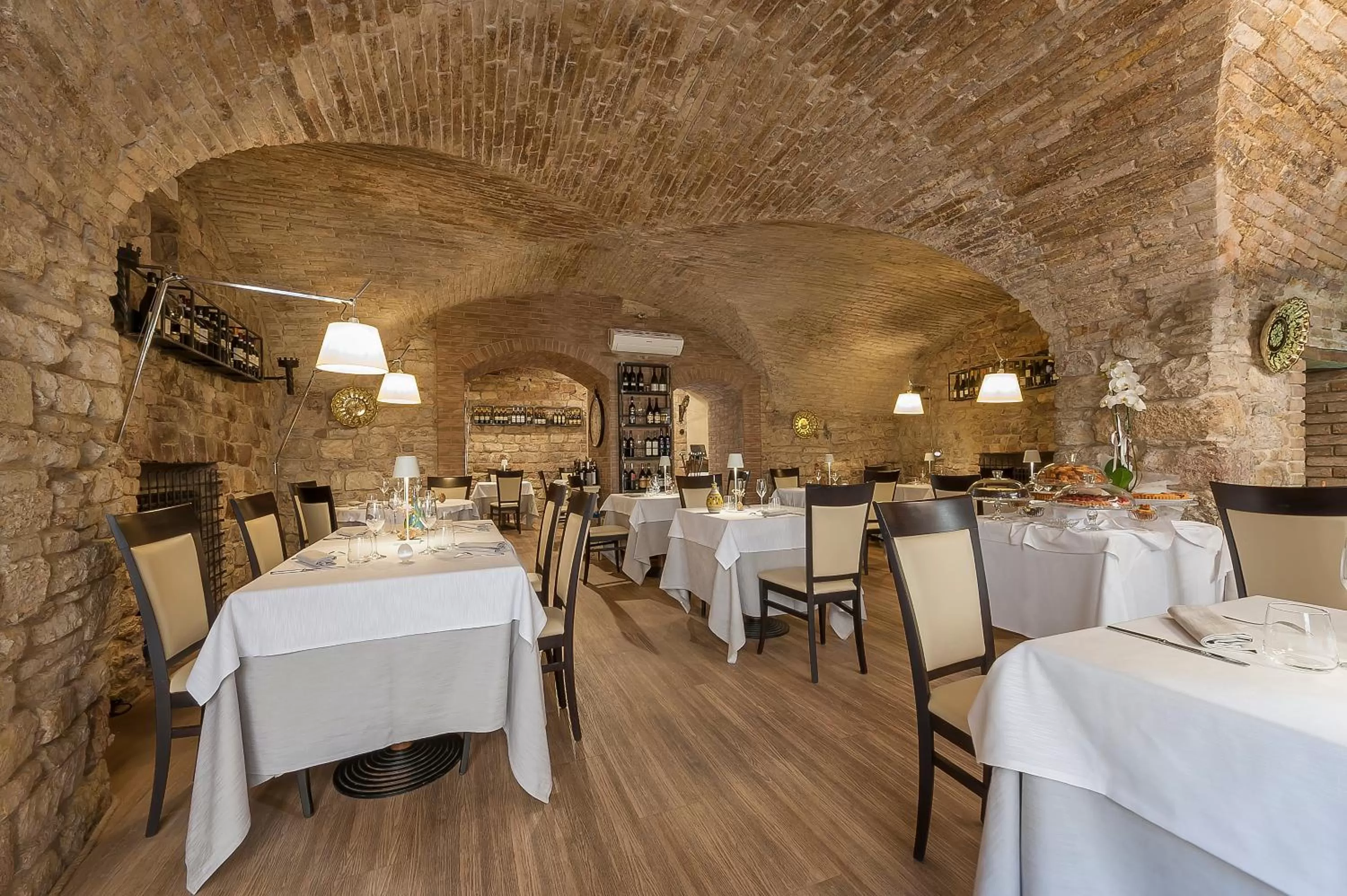 Restaurant/places to eat in Asisium Boutique Hotel