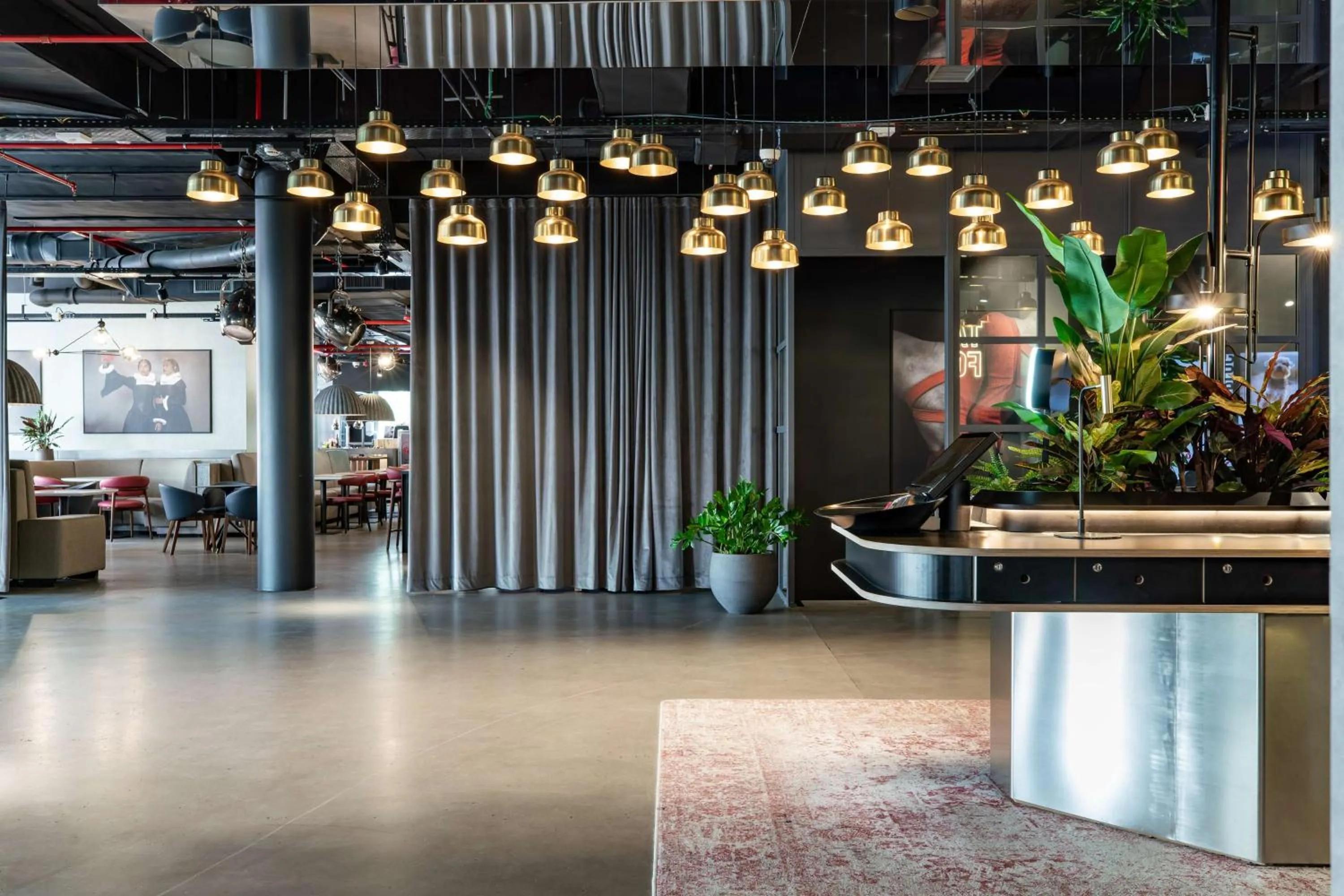 Lobby or reception in Radisson RED Brussels