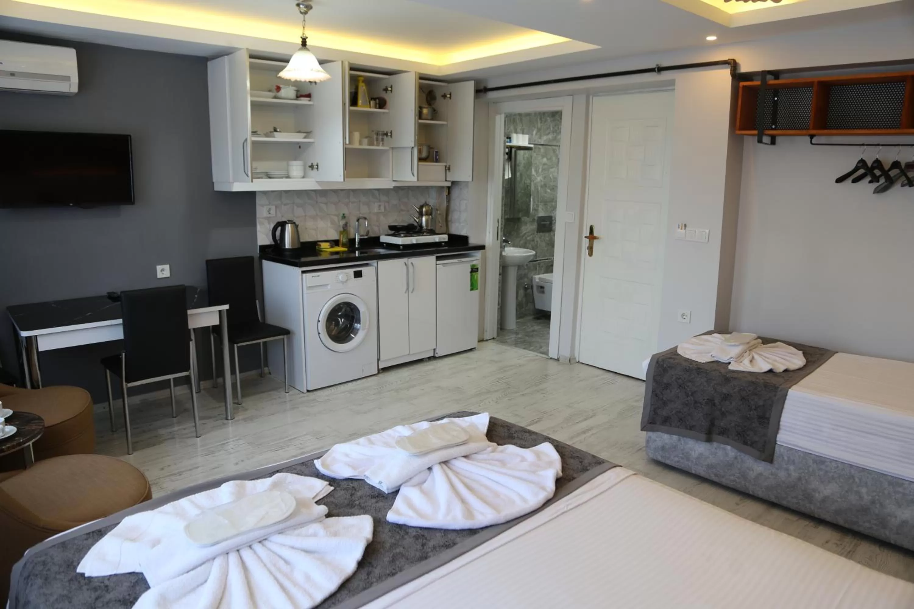 Kitchen or kitchenette, Kitchen/Kitchenette in Arat Apartments