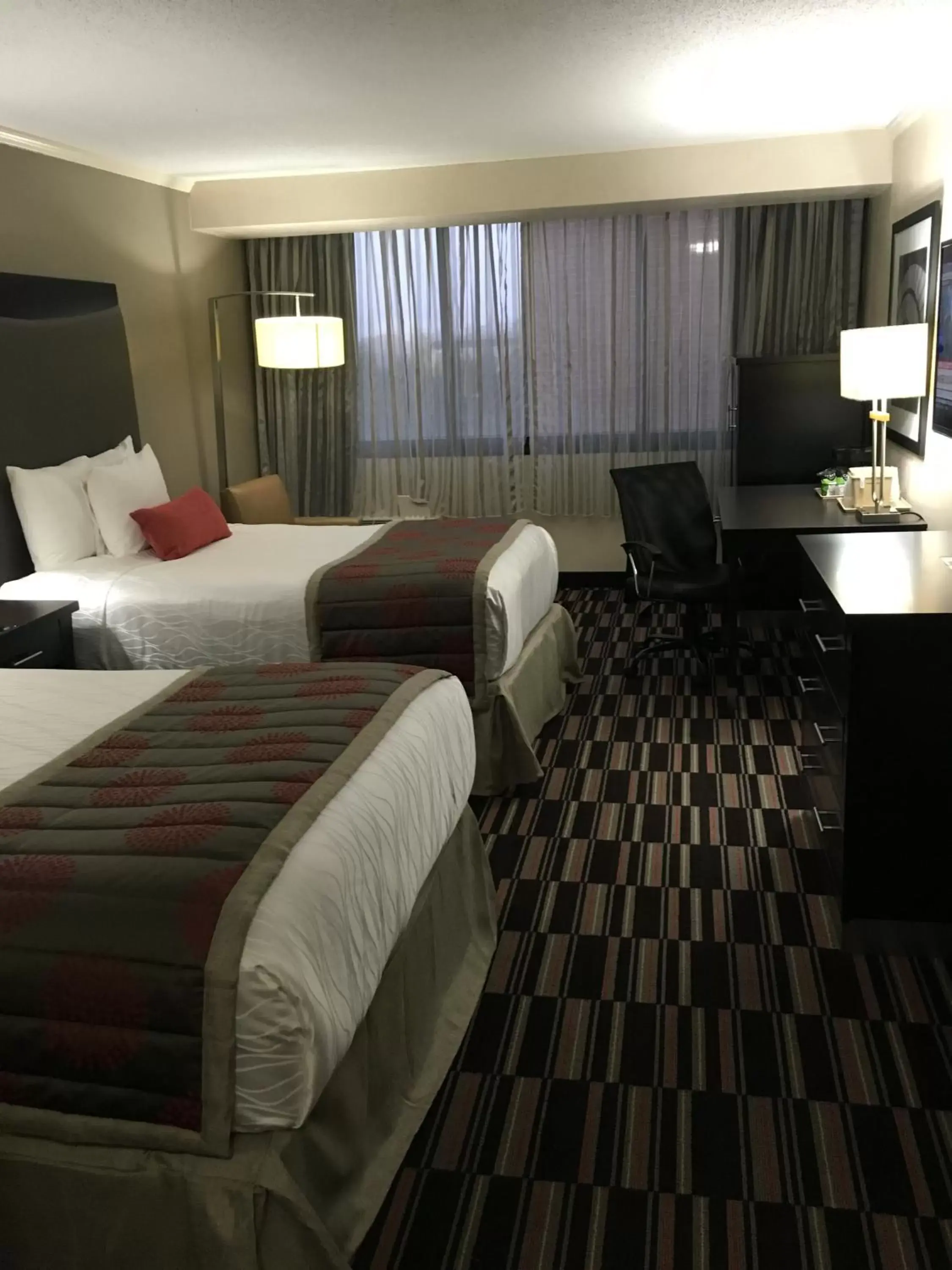 Business Double Room with Two Double Beds - Non-Smoking in Ramada Plaza by Wyndham Charlotte South End Airport Business Double Room with Two Double Beds - Non-Smoking in Ramada Plaza by Wyndham Charlotte South End Airport