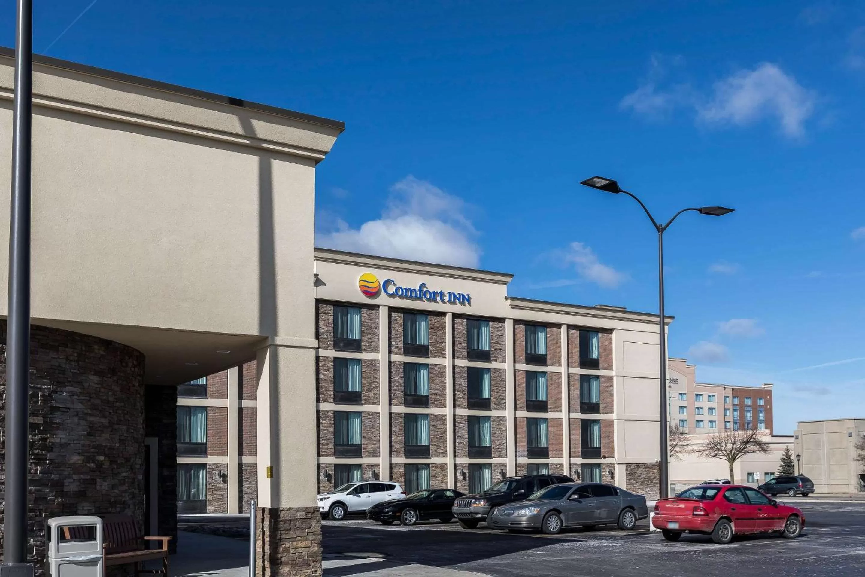 Property building in Comfort Inn Bay City - Riverfront