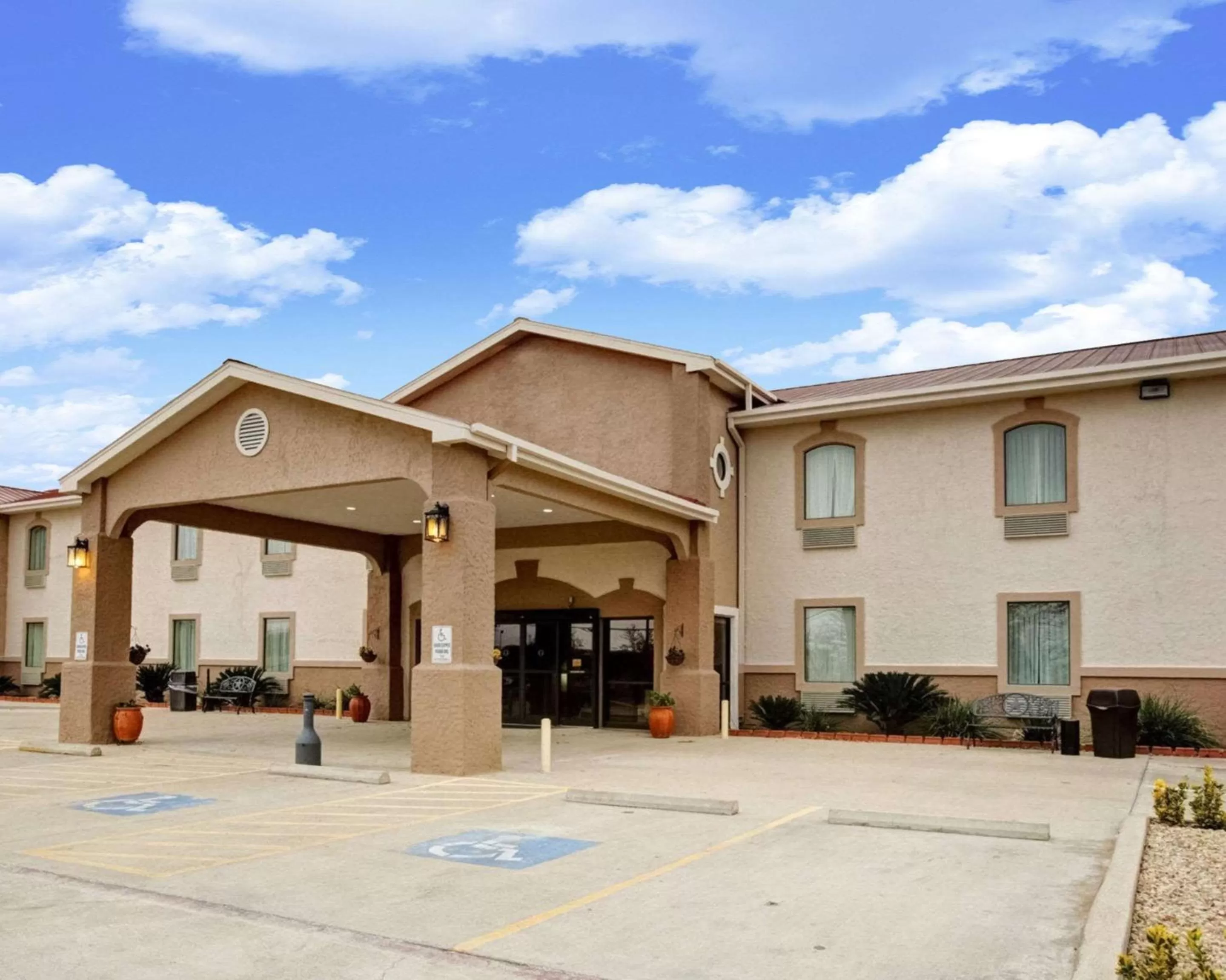Property building in Quality Inn Rockdale
