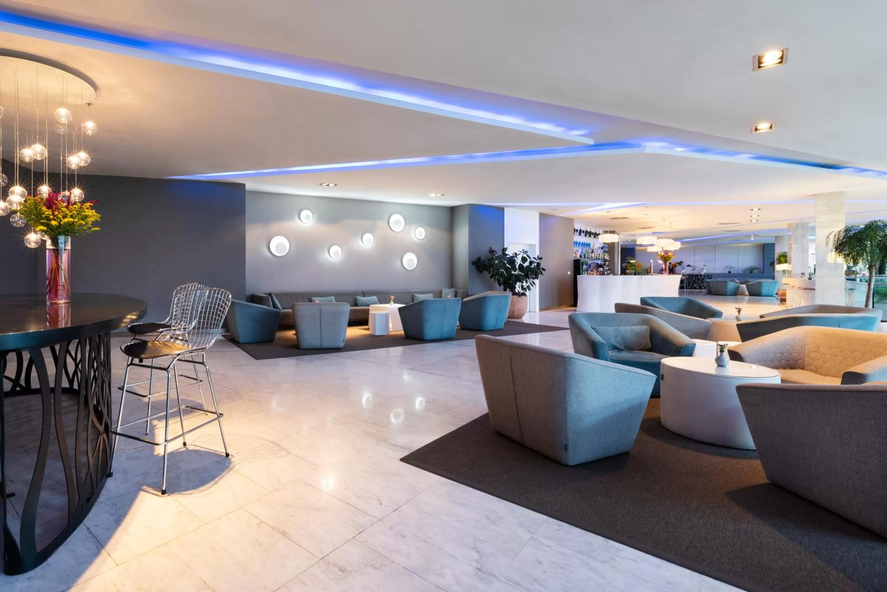 Lounge or bar in Eurostars Palacio de Cristal