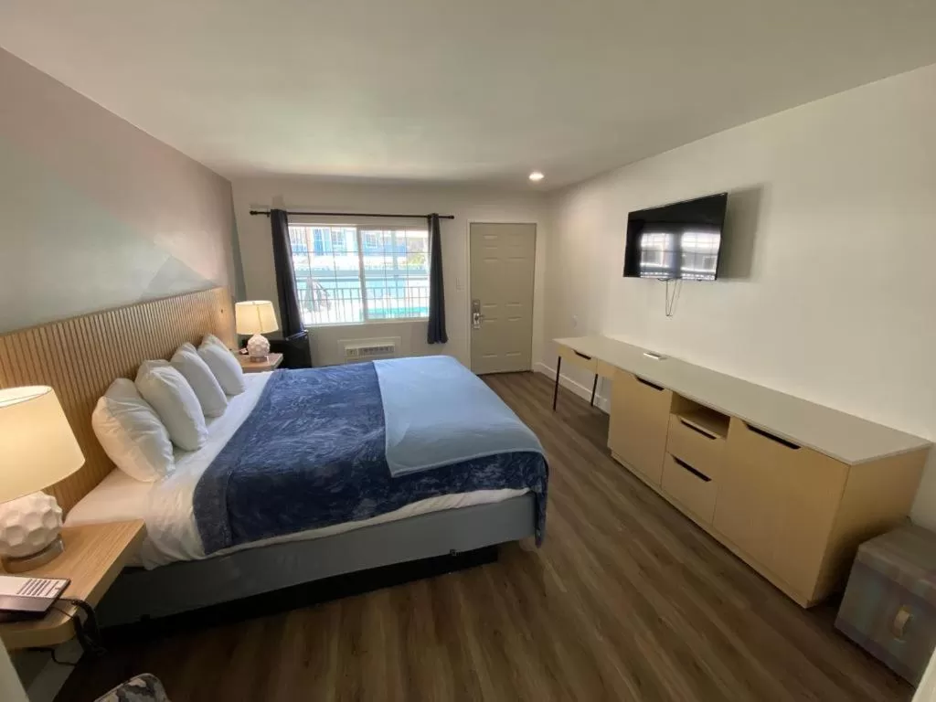 Bed in Salt Air Lodge