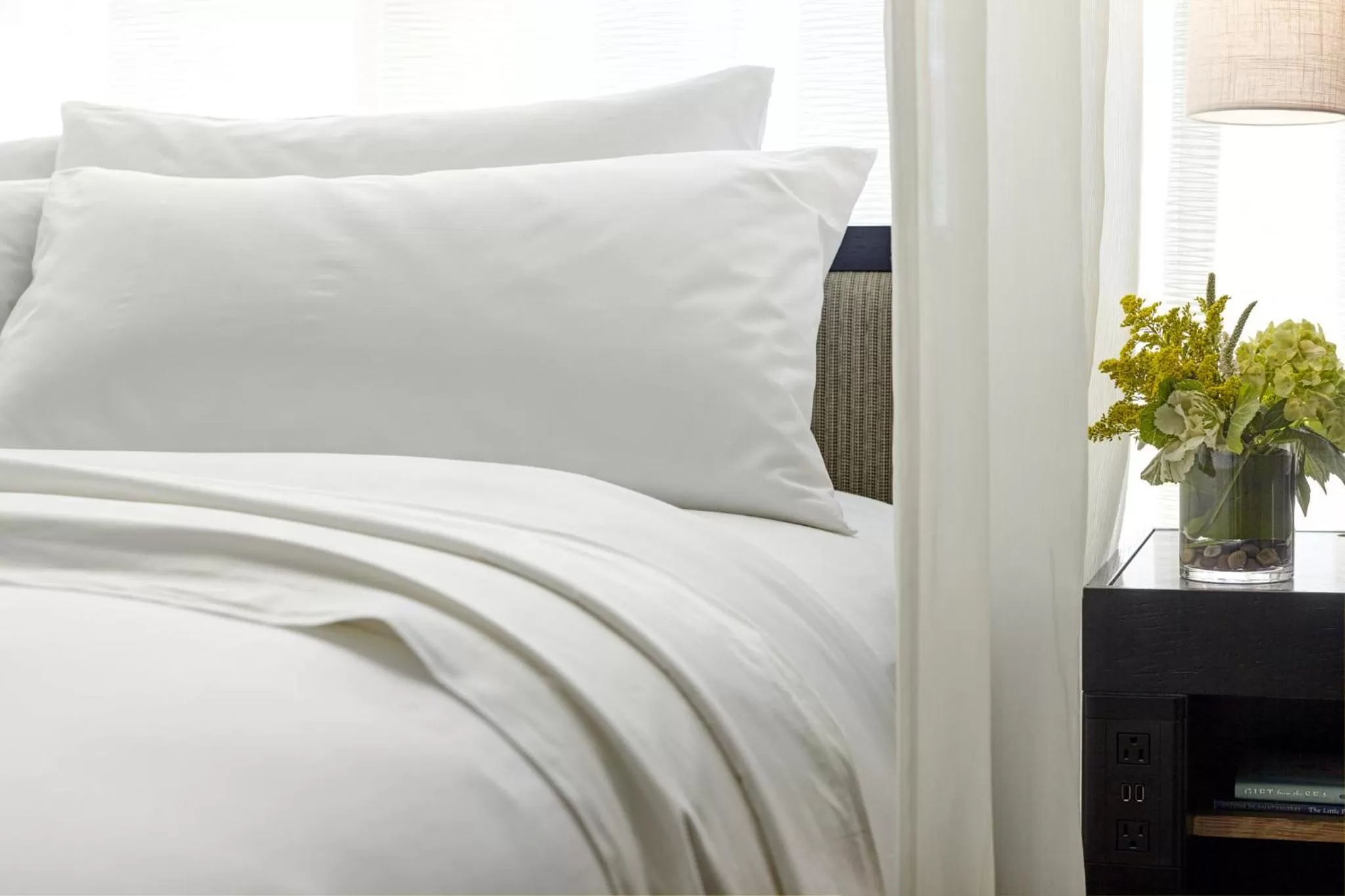 Archer's Den With Balcony in Archer Hotel Napa