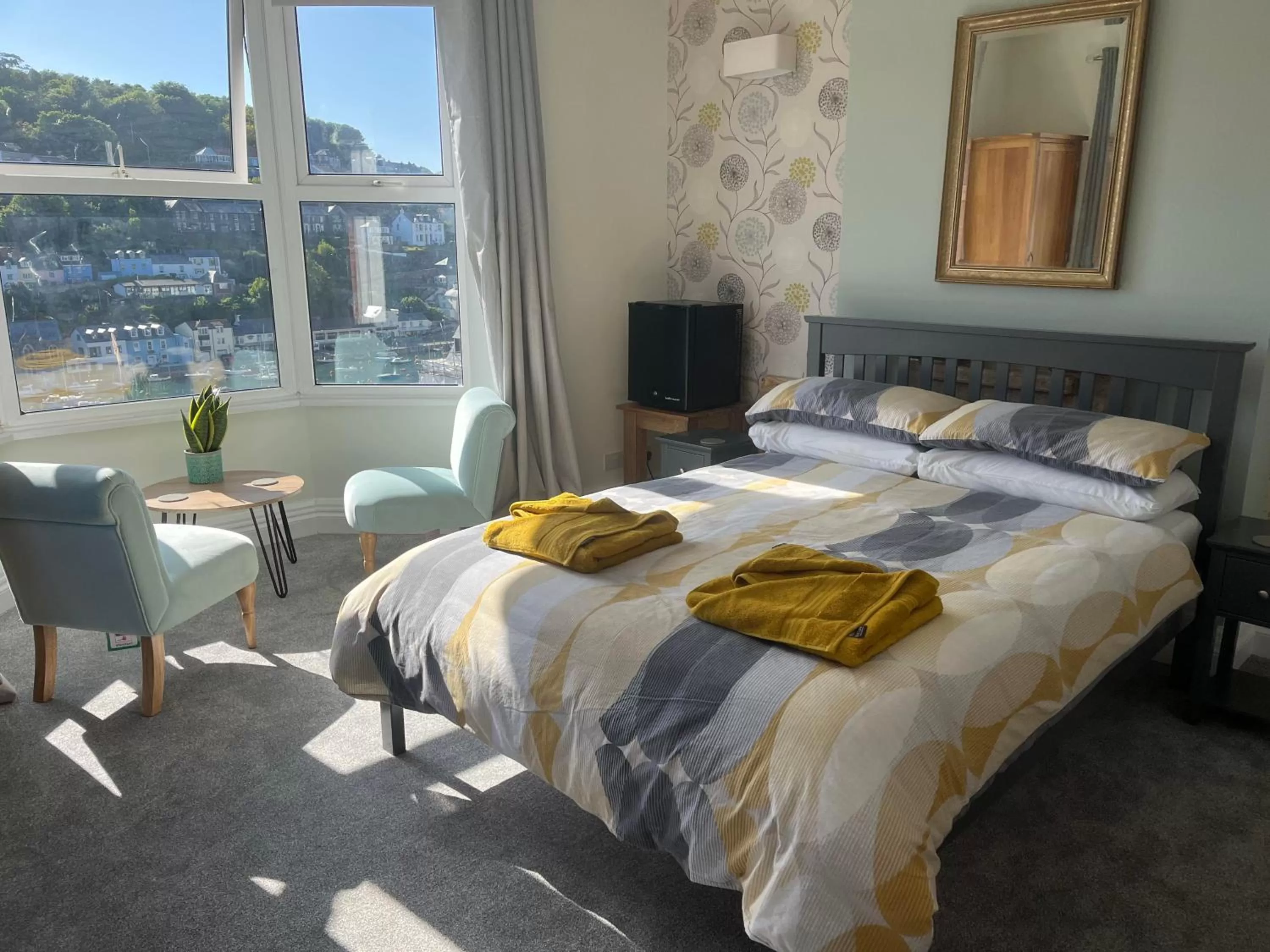 View (from property/room), Bed in Penwyn Bed and Breakfast