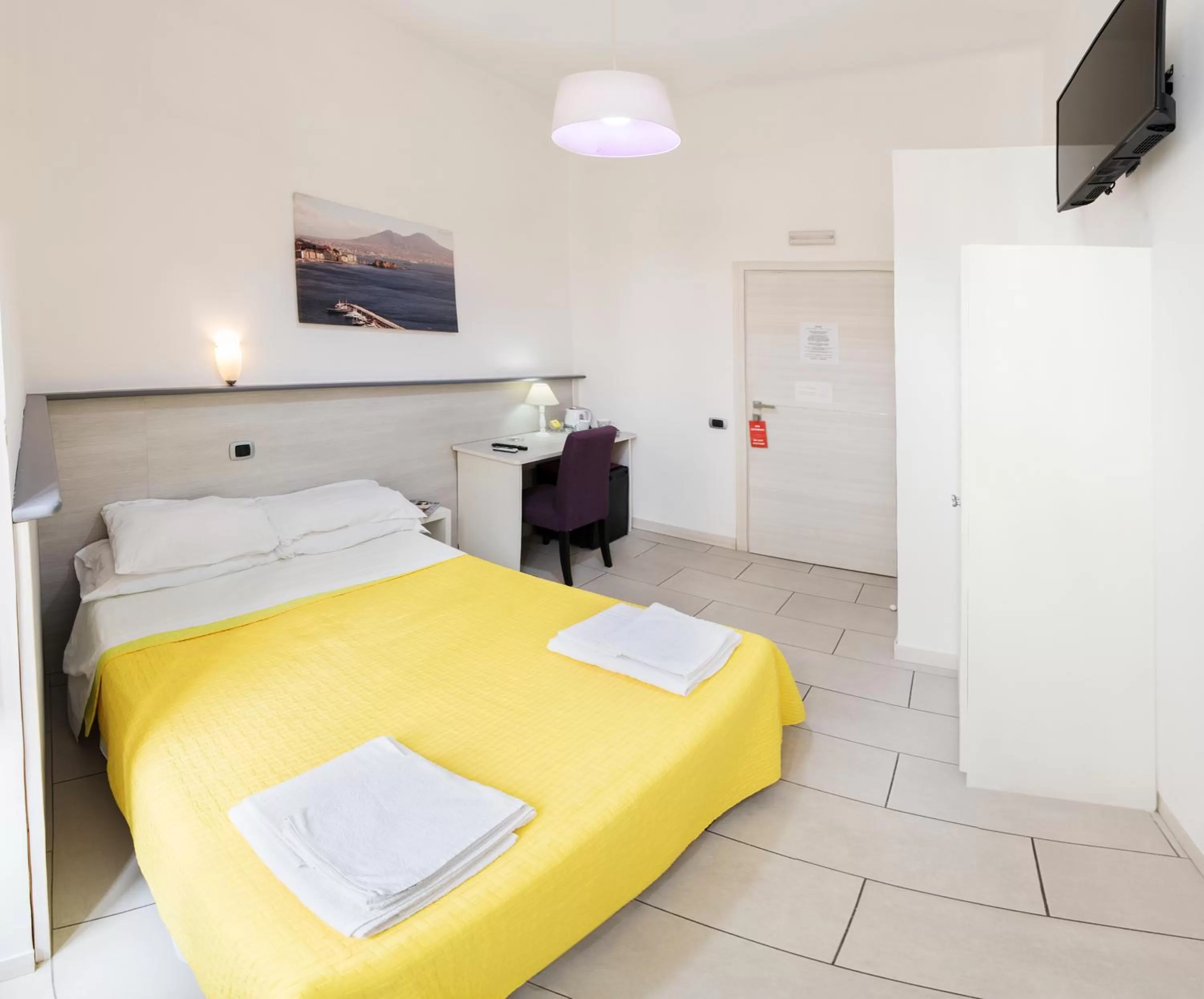 Photo of the whole room, Bed in B&B Solimena