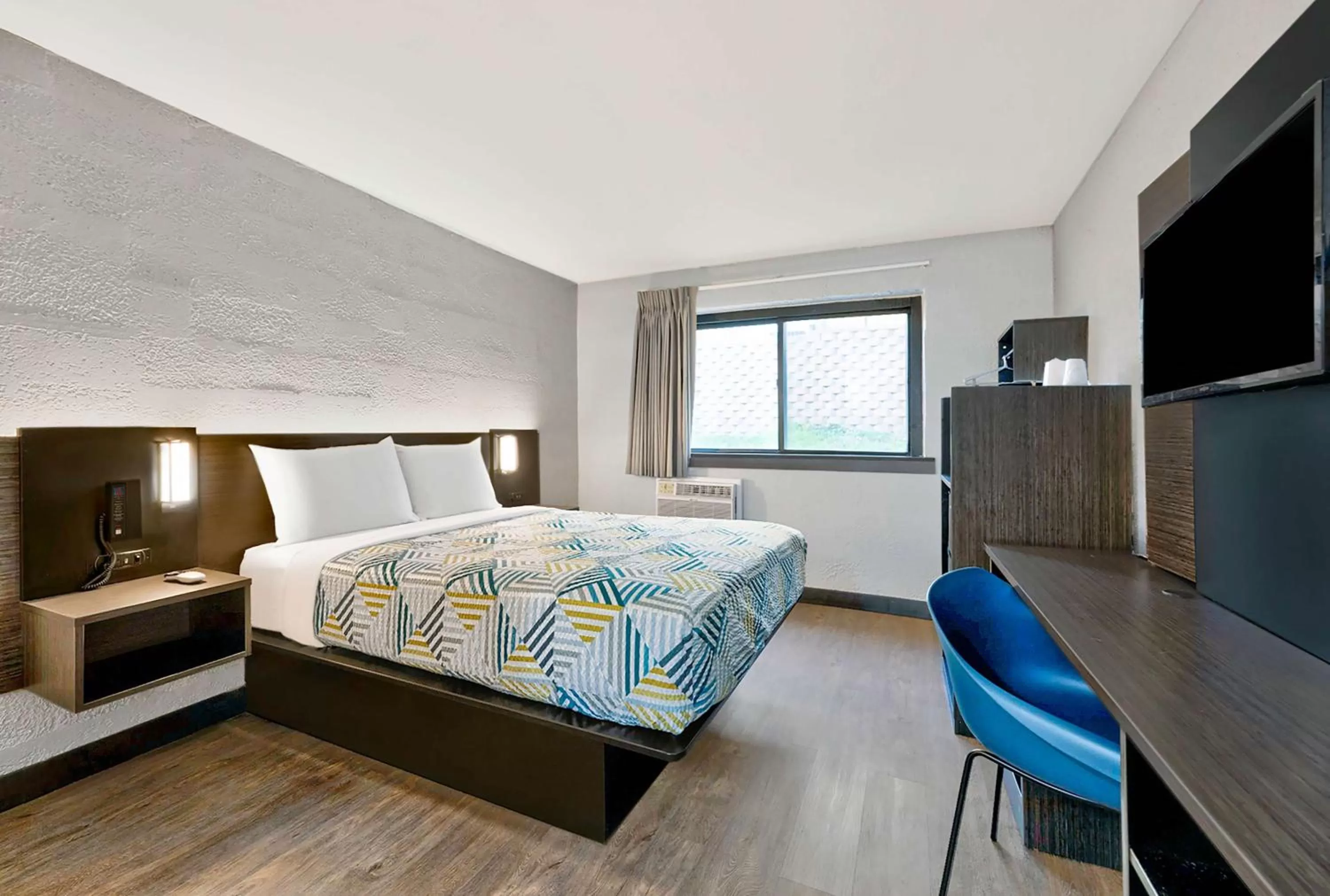 Bedroom, Bed in Motel 6-Cedar Rapids, IA - Airport