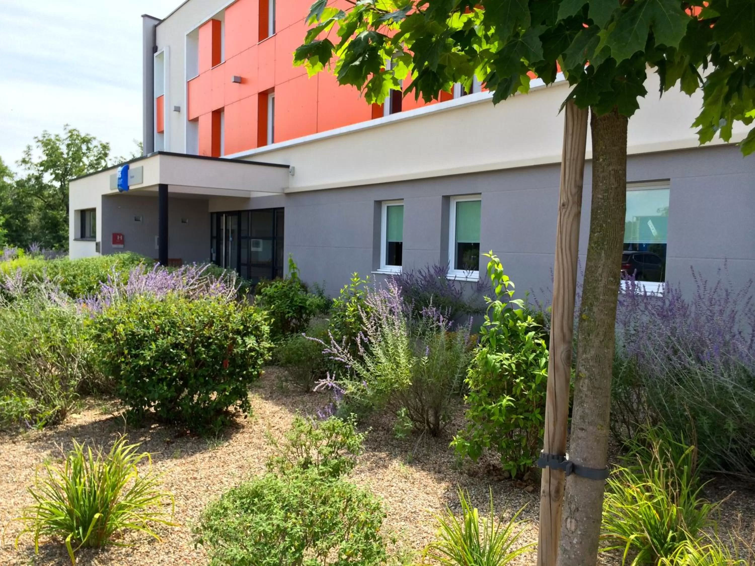 Property building in Ibis Budget Roanne Hôtel