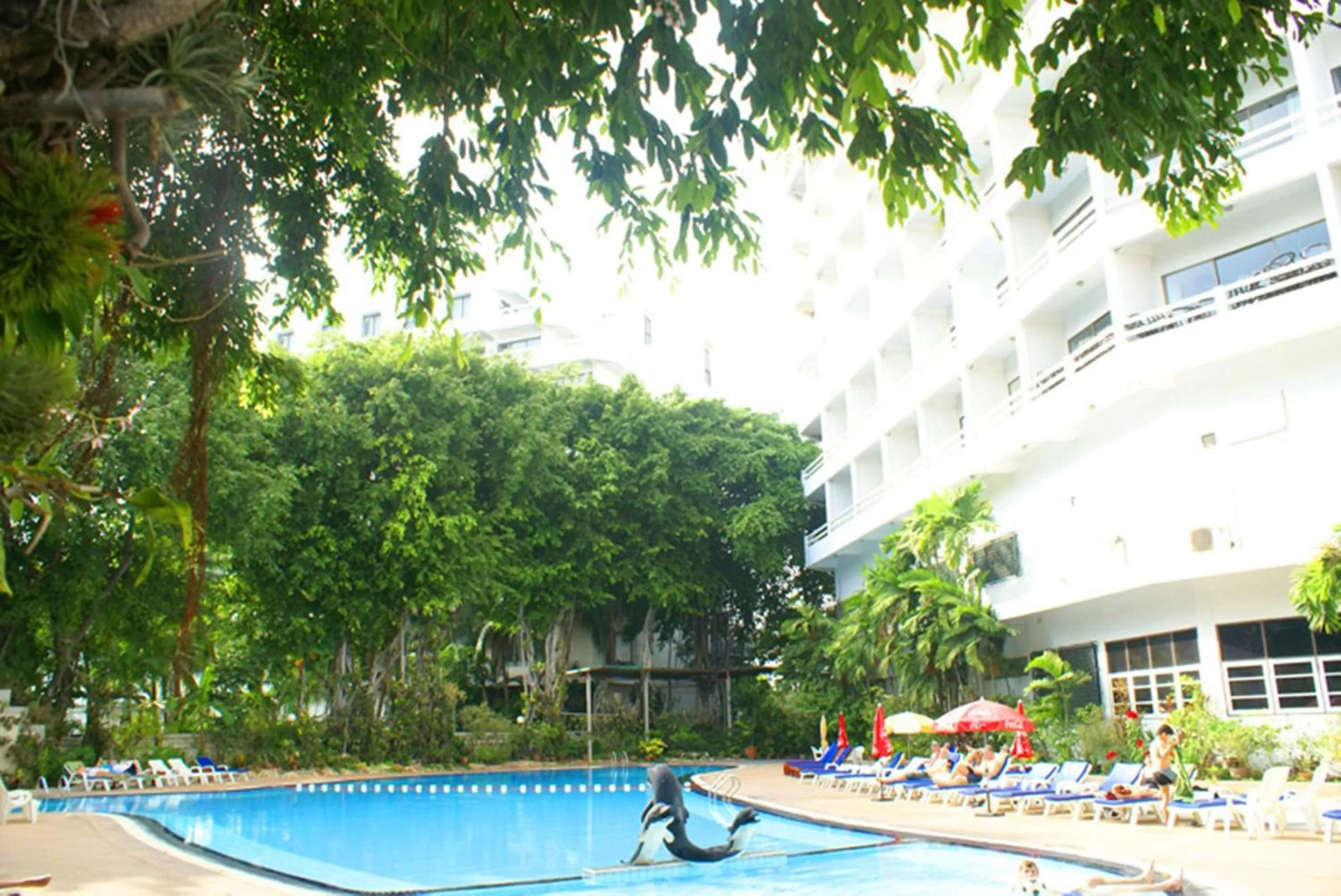 Swimming pool in Royal Palace Hotel
