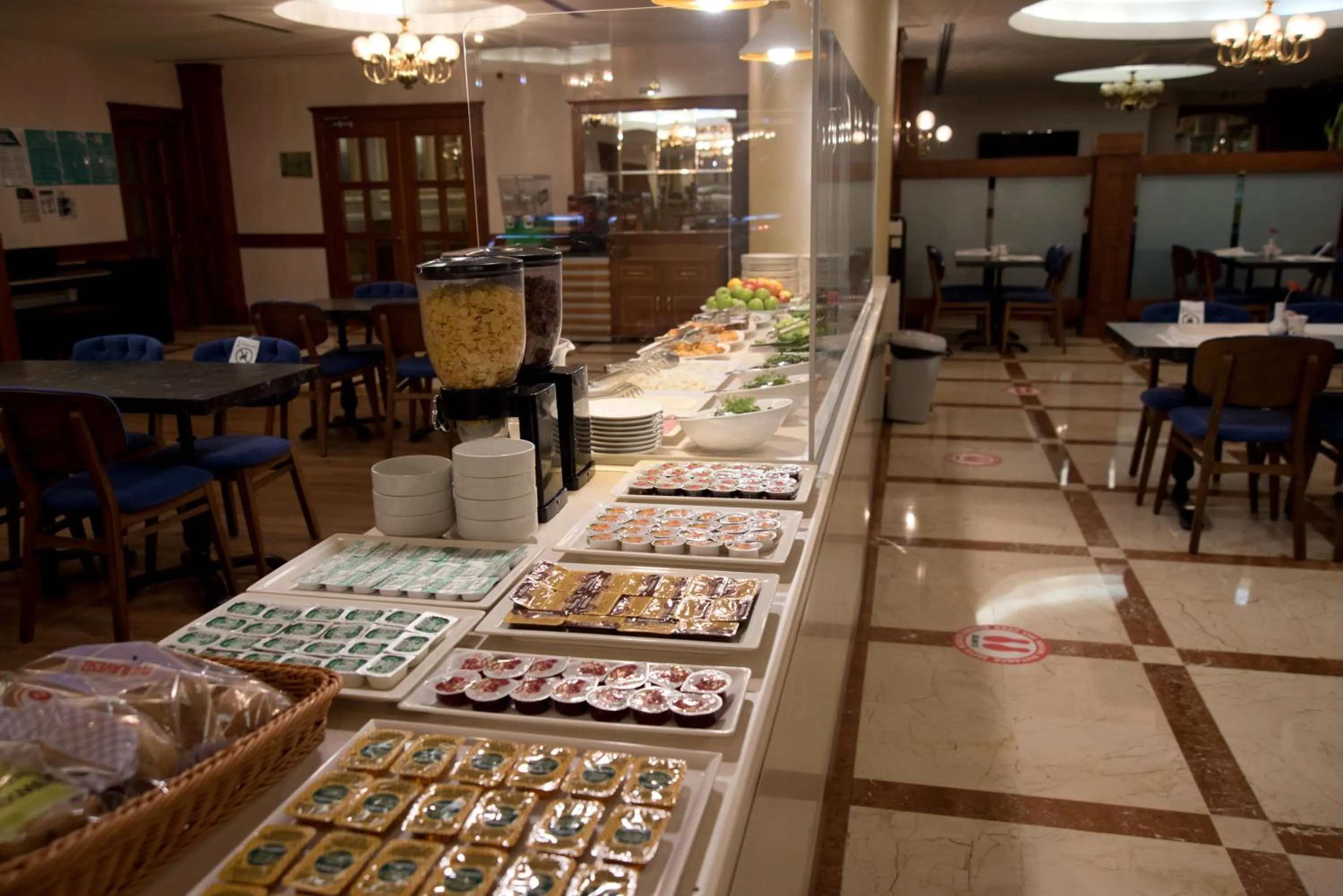 Food and drinks in Taksim Metropark Hotel