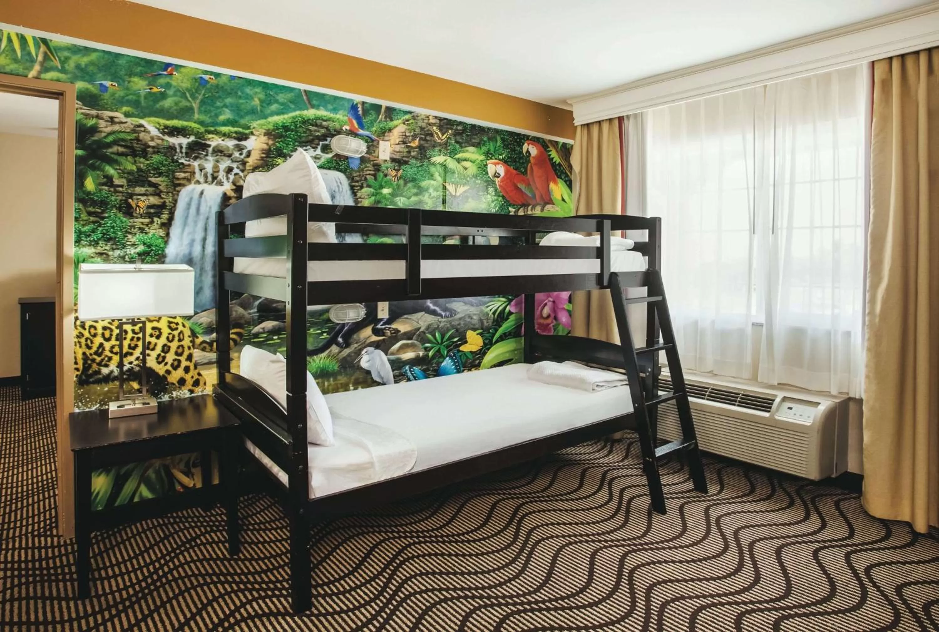 Photo of the whole room, Bed in La Quinta by Wyndham Carlsbad - Legoland Area