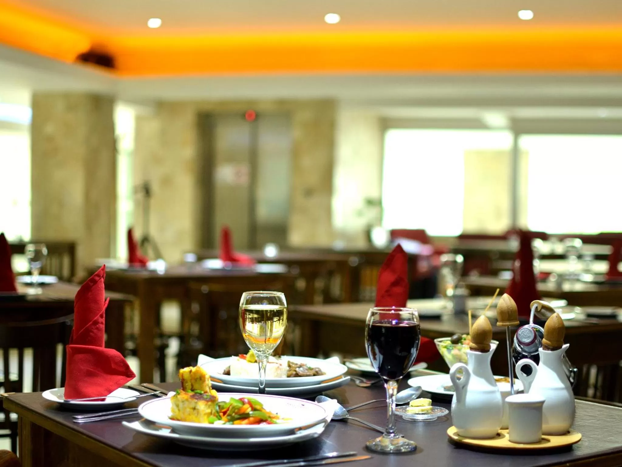 Restaurant/Places to Eat in Hotel Terrano Concepción